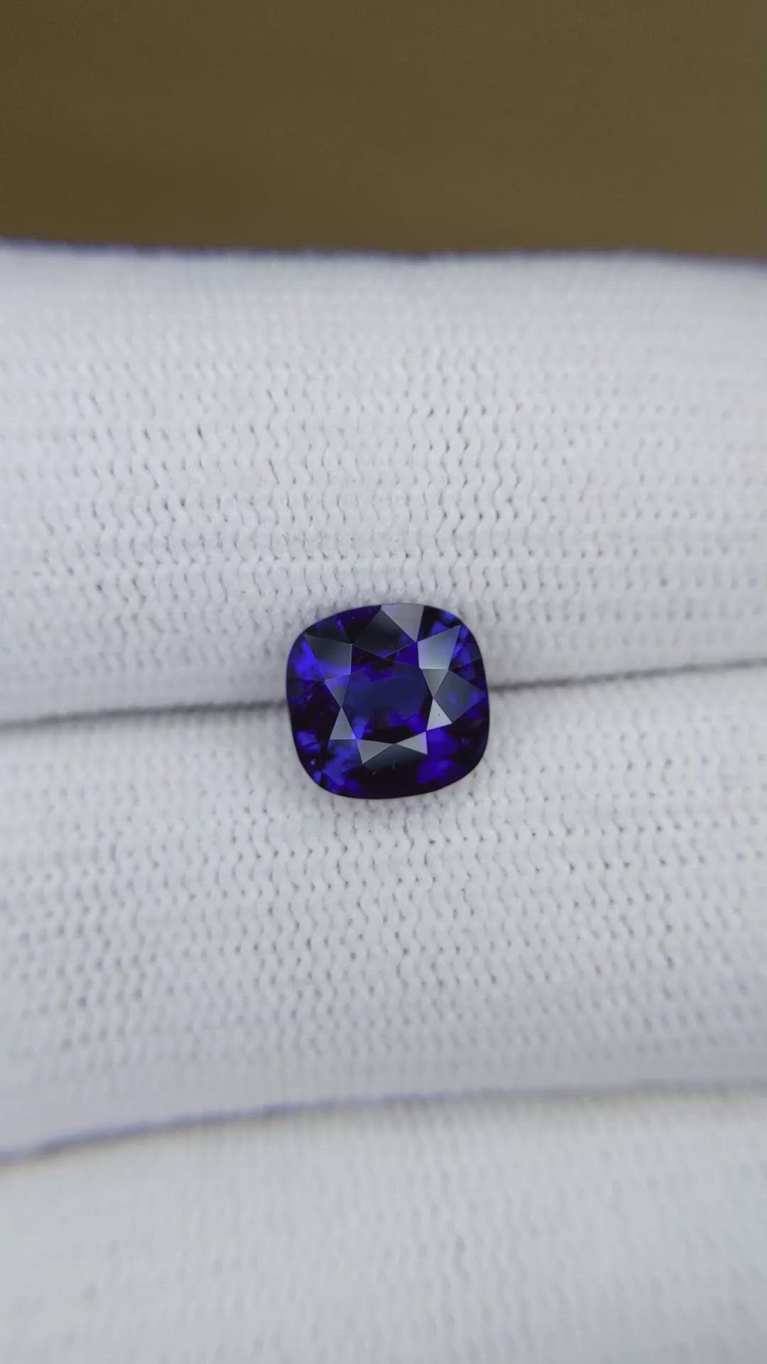 2.52 Ct. Blue Sapphire from Ceylon (Sri Lanka) Size Video