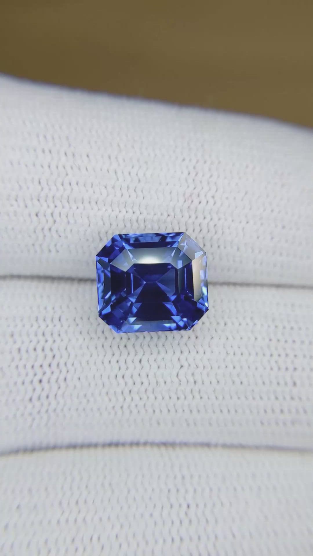 6.98 Ct. Blue Sapphire from Ceylon (Sri Lanka) Size Video