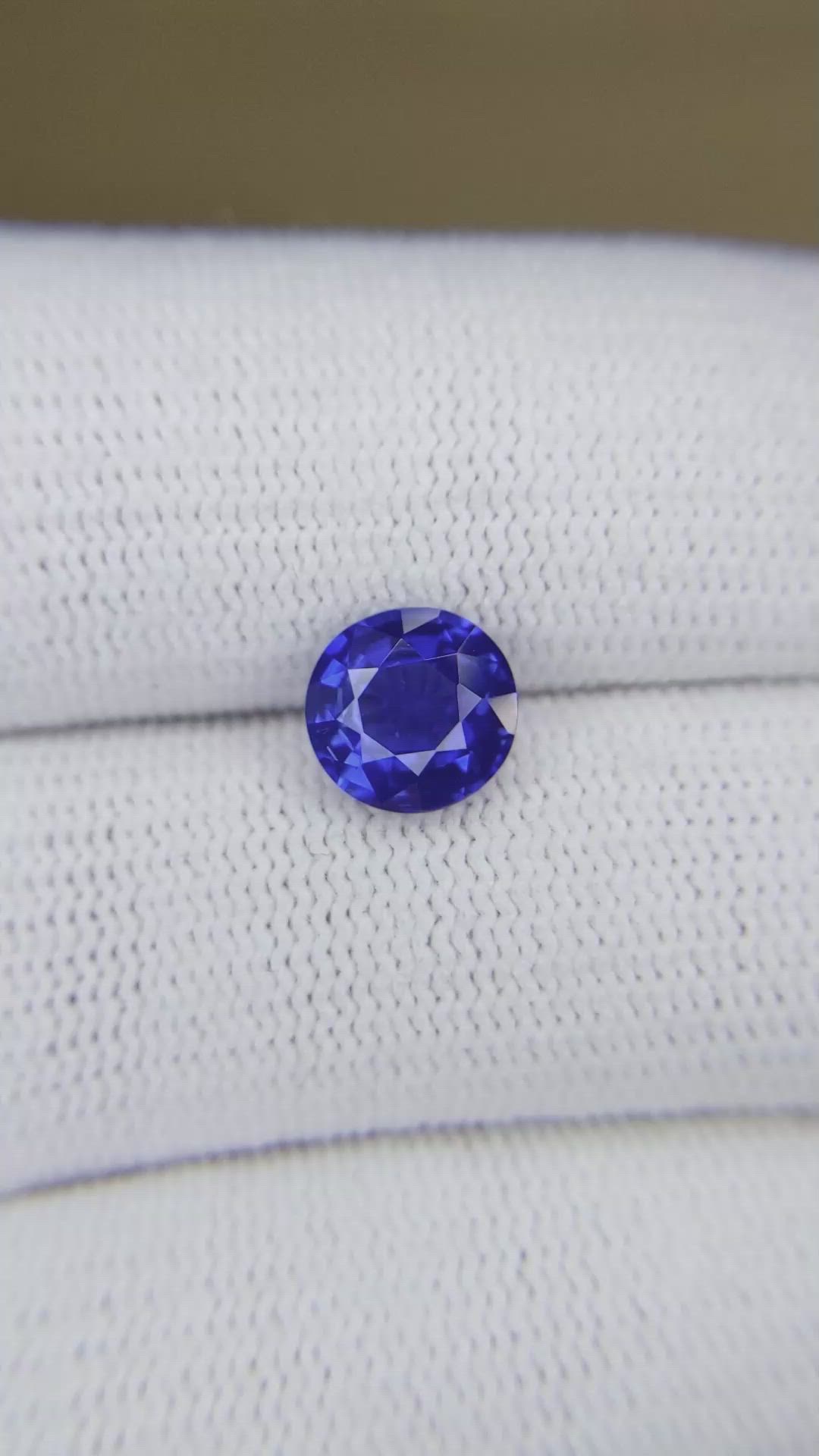 2.25 Ct. Blue Sapphire from Ceylon (Sri Lanka) Size Video
