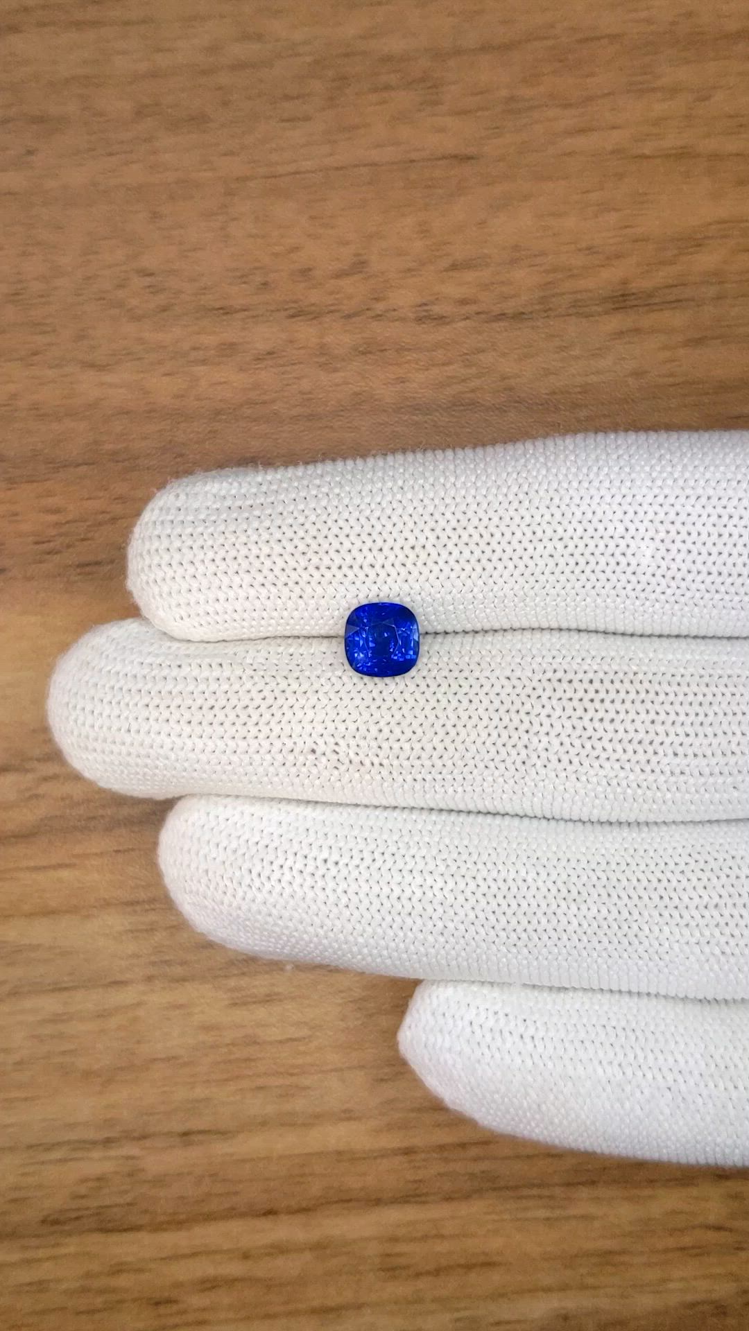2.25 Ct. Blue Sapphire from Ceylon (Sri Lanka) Size Video