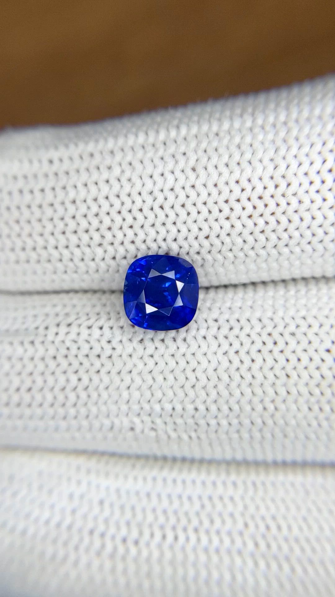 2.25 Ct. Blue Sapphire from Ceylon (Sri Lanka) Size Video