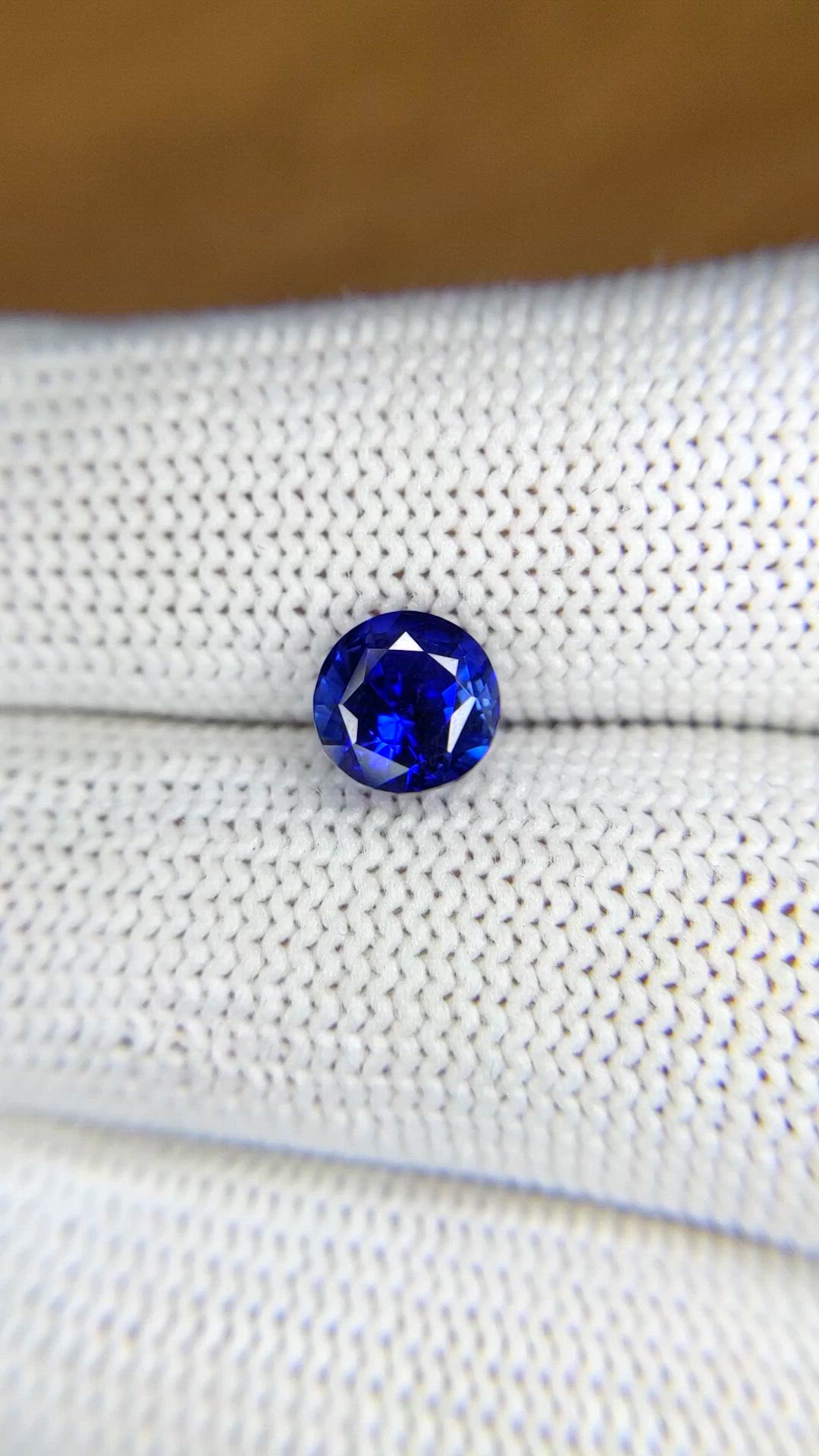 2.00 Ct. Blue Sapphire from Ceylon (Sri Lanka) Size Video