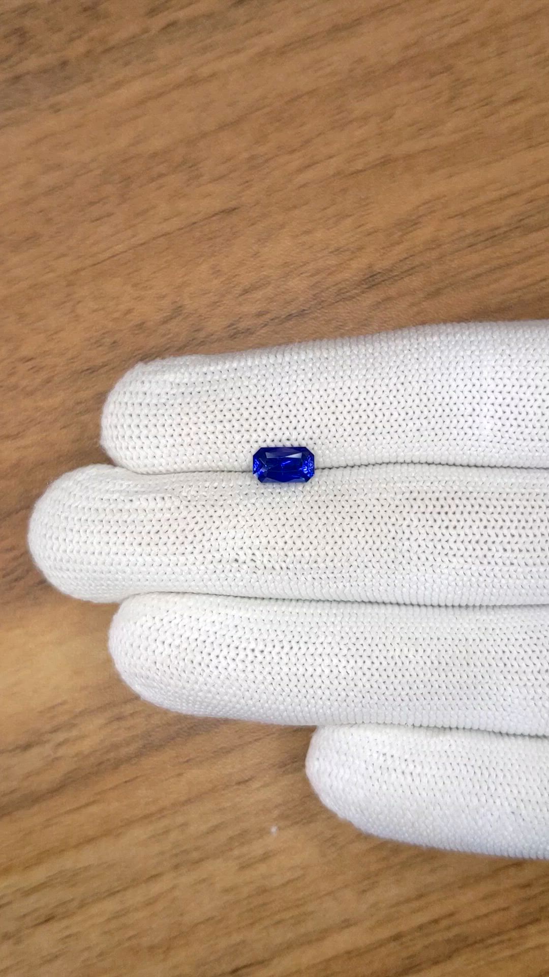 1.31 Ct. Blue Sapphire from Ceylon (Sri Lanka) Size Video