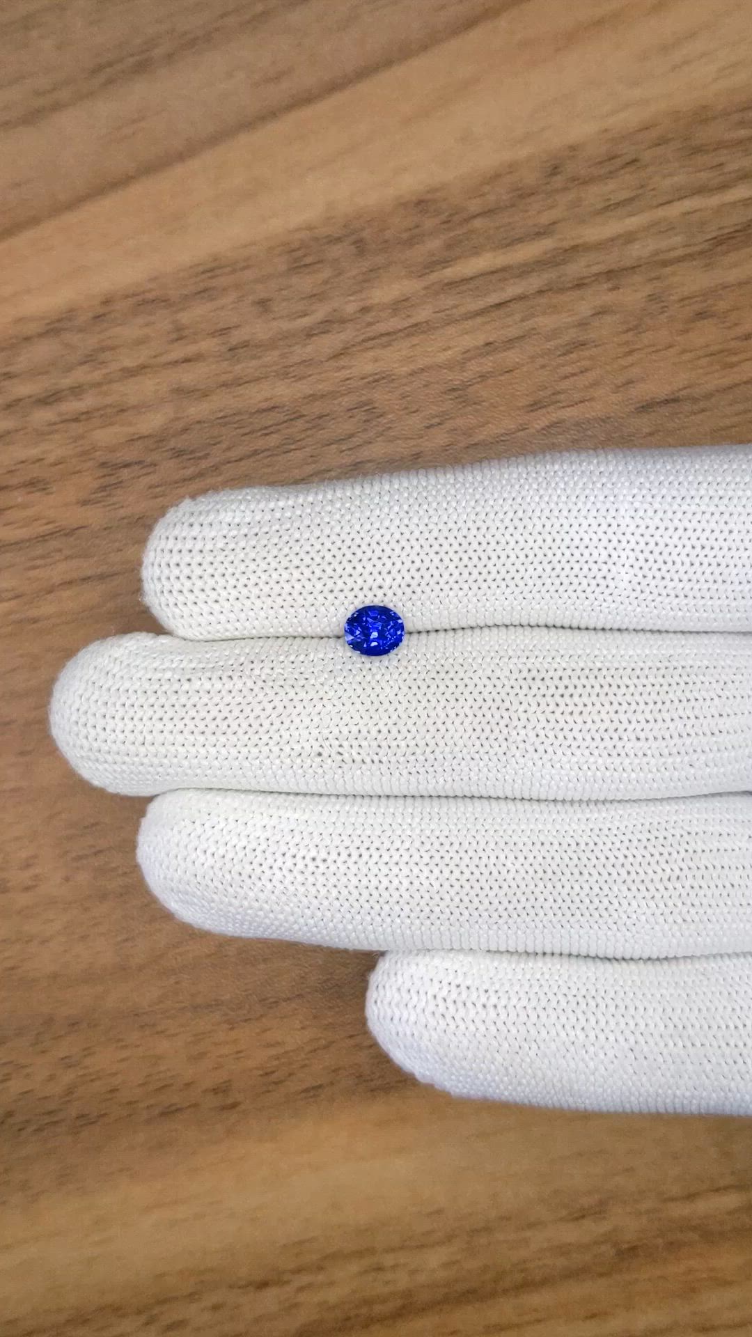 1.04 Ct. Blue Sapphire from Ceylon (Sri Lanka) Size Video