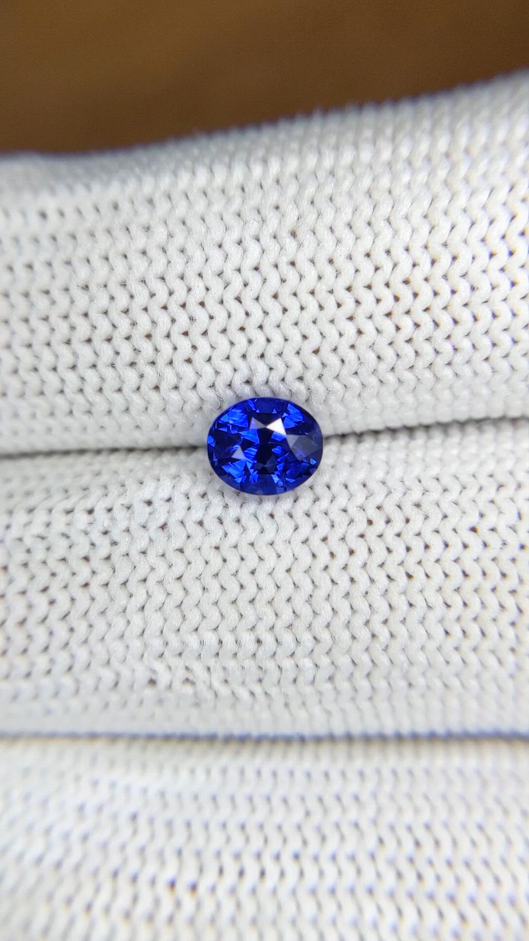 1.04 Ct. Blue Sapphire from Ceylon (Sri Lanka) Size Video