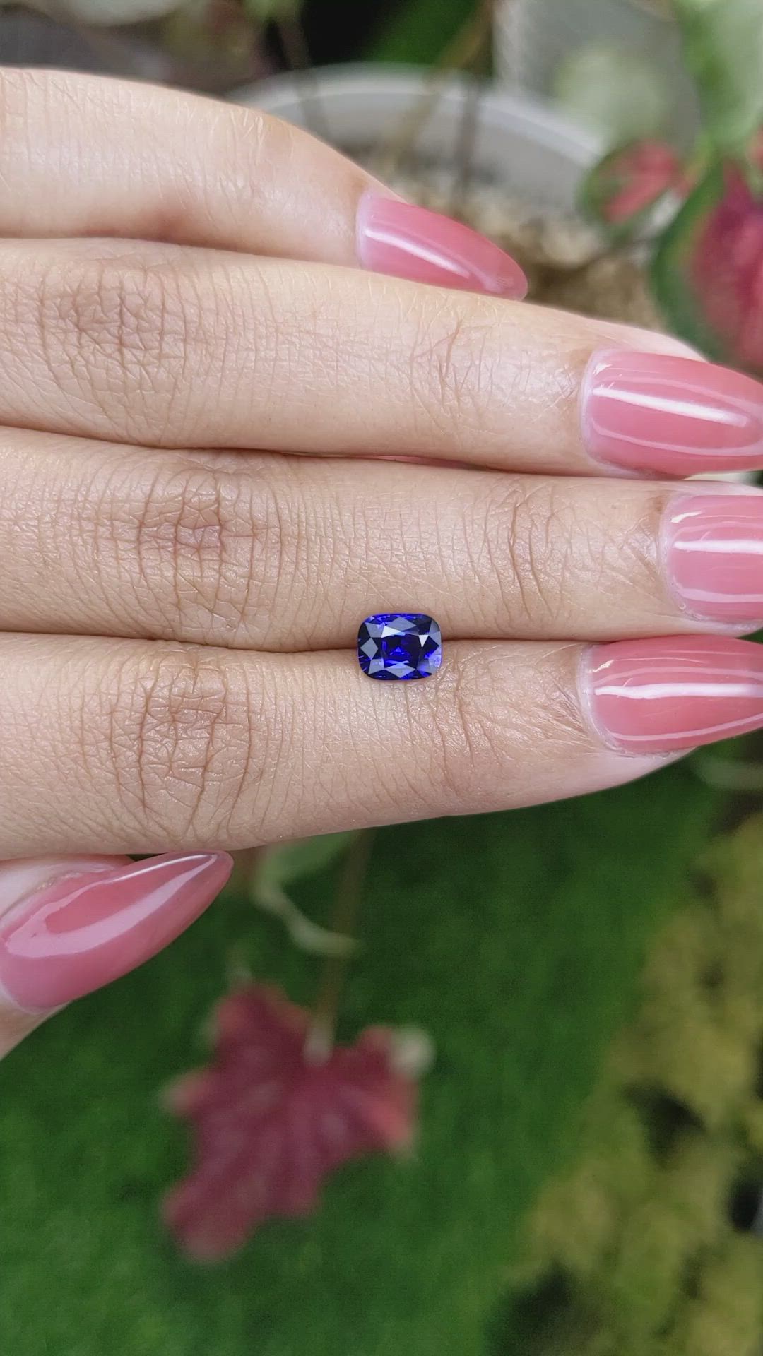 1.05 Ct. Blue Sapphire from Ceylon (Sri Lanka) Size Video