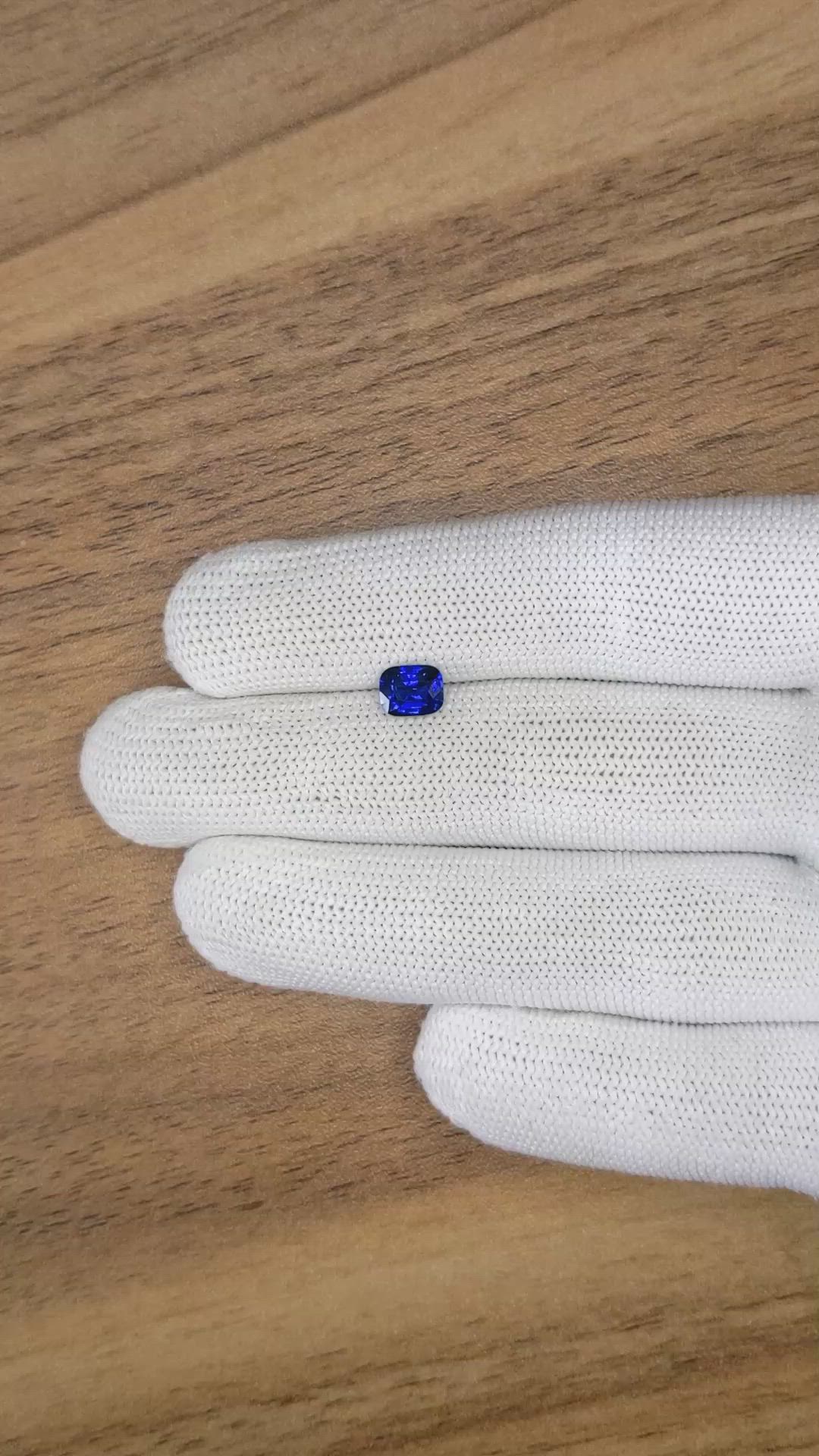 1.05 Ct. Blue Sapphire from Ceylon (Sri Lanka) Size Video