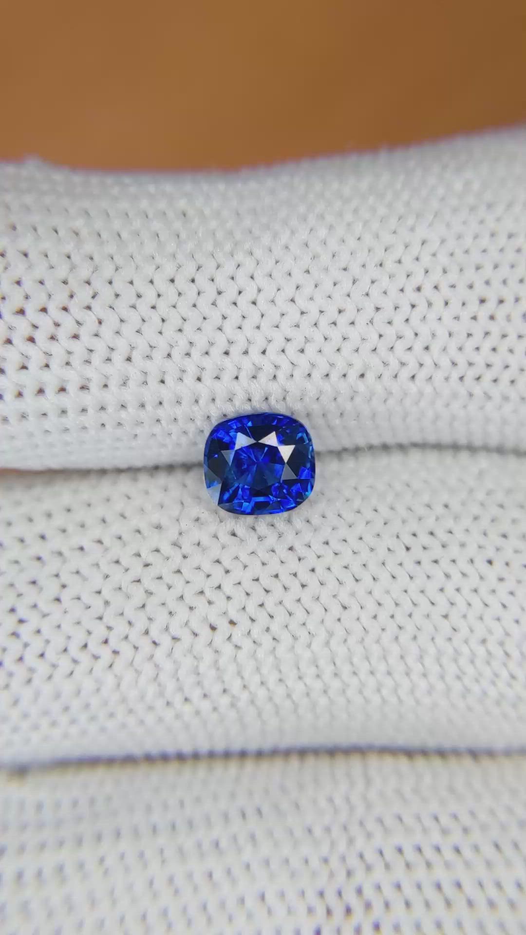 1.14 Ct. Blue Sapphire from Ceylon (Sri Lanka) Size Video