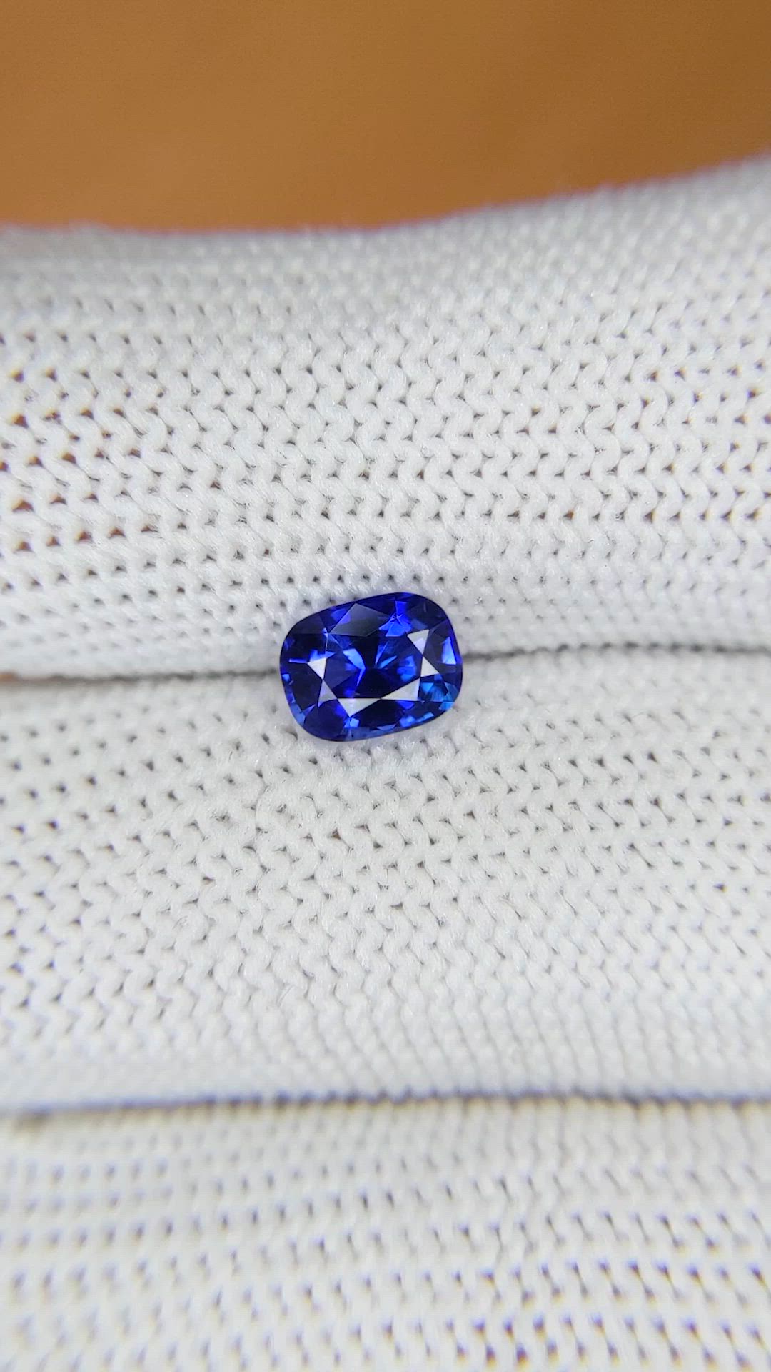 1.02 Ct. Blue Sapphire from Ceylon (Sri Lanka) Size Video