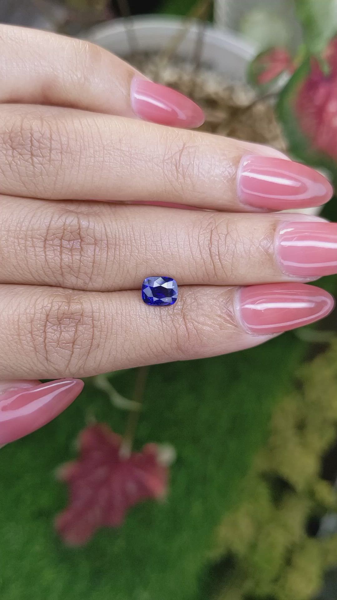 1.05 Ct. Blue Sapphire from Ceylon (Sri Lanka) Size Video