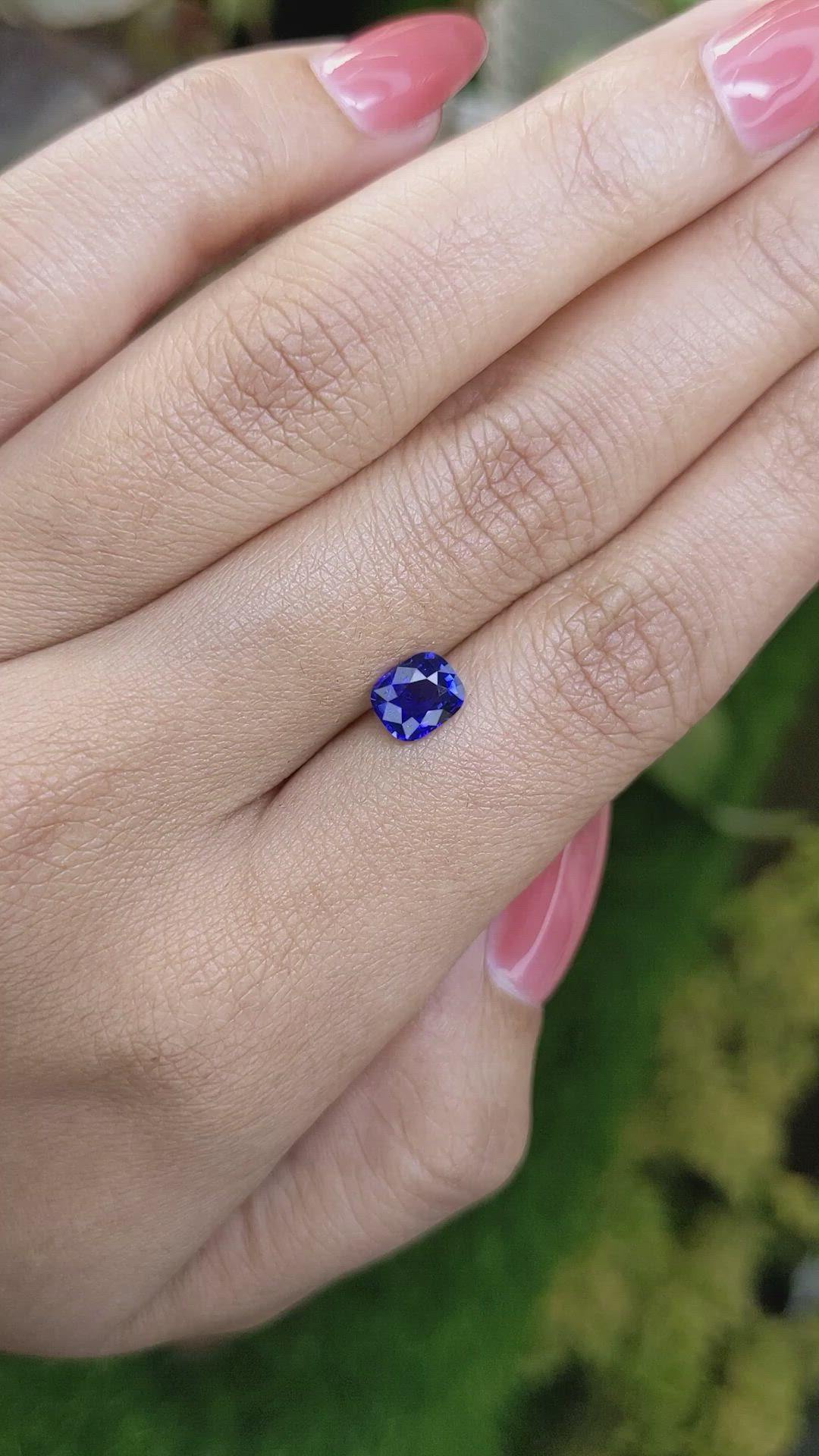 1.05 Ct. Blue Sapphire from Ceylon (Sri Lanka) Size Video