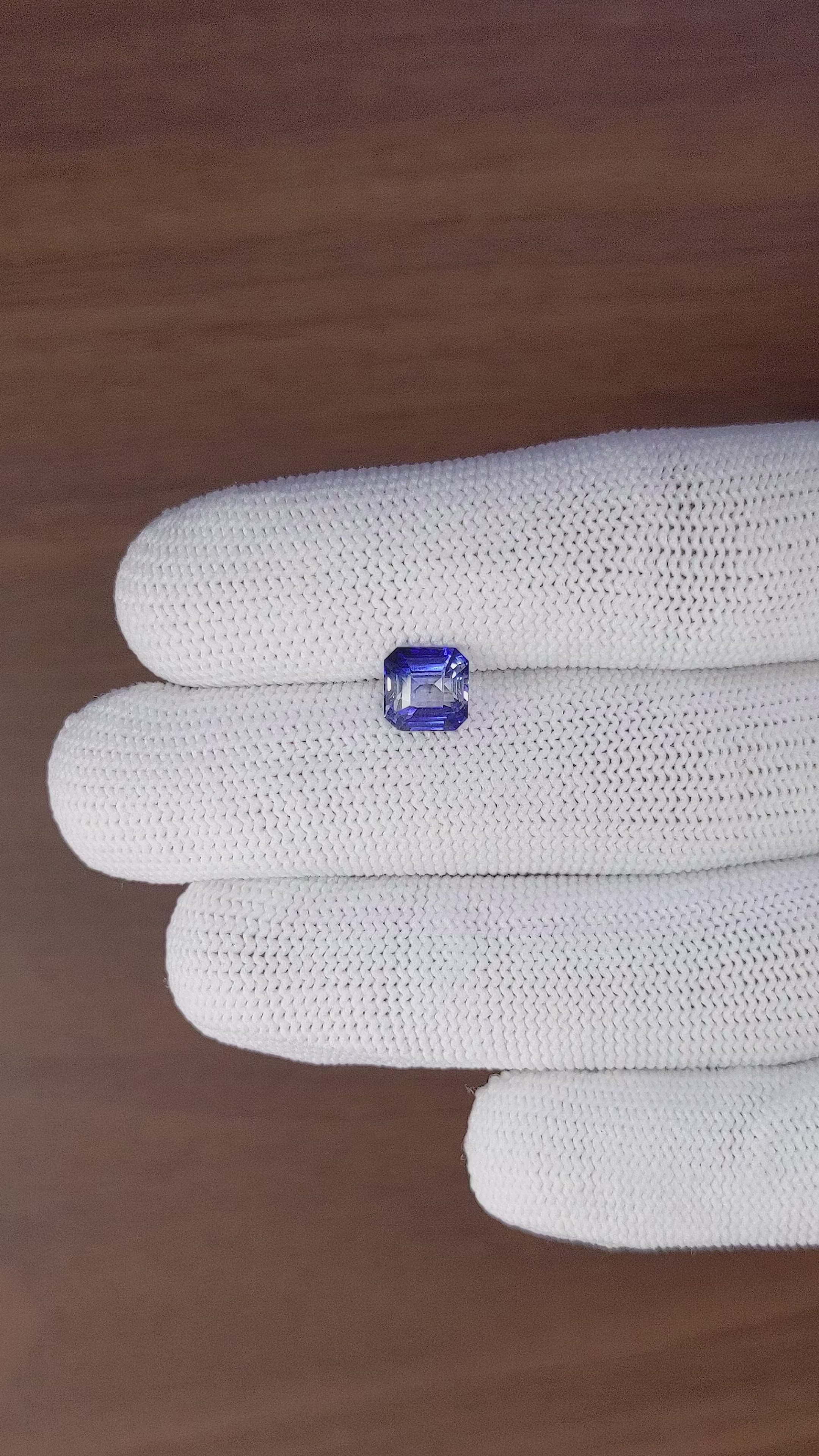 2.05 Ct. Bi Color / Parti Sapphire from Ceylon (Sri Lanka) Size Video