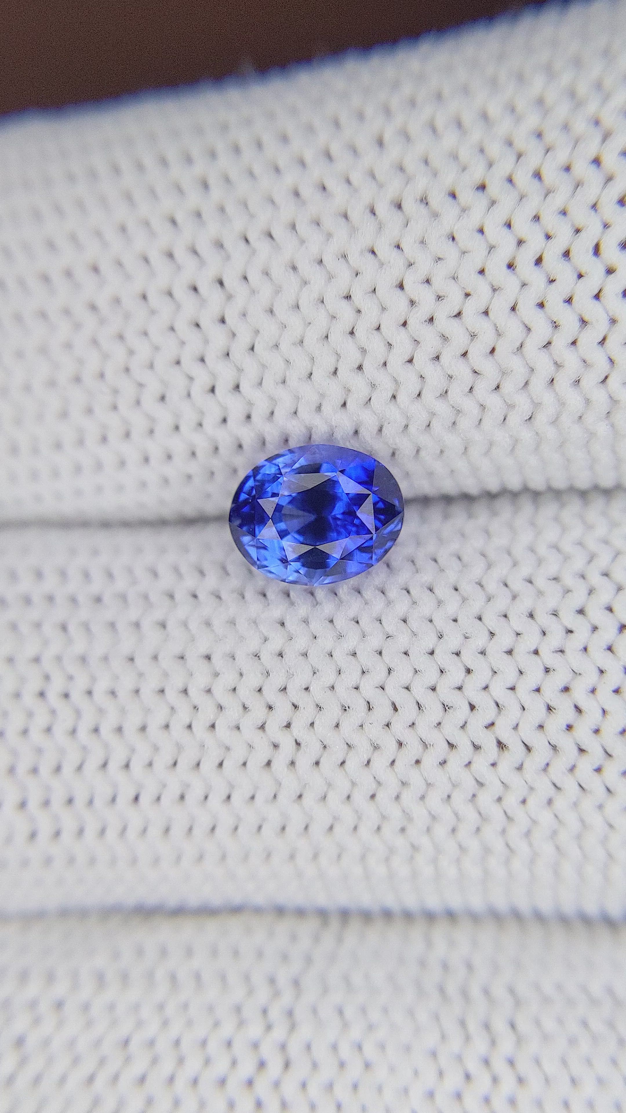 1.53 Ct. Blue Sapphire from Ceylon (Sri Lanka) Size Video