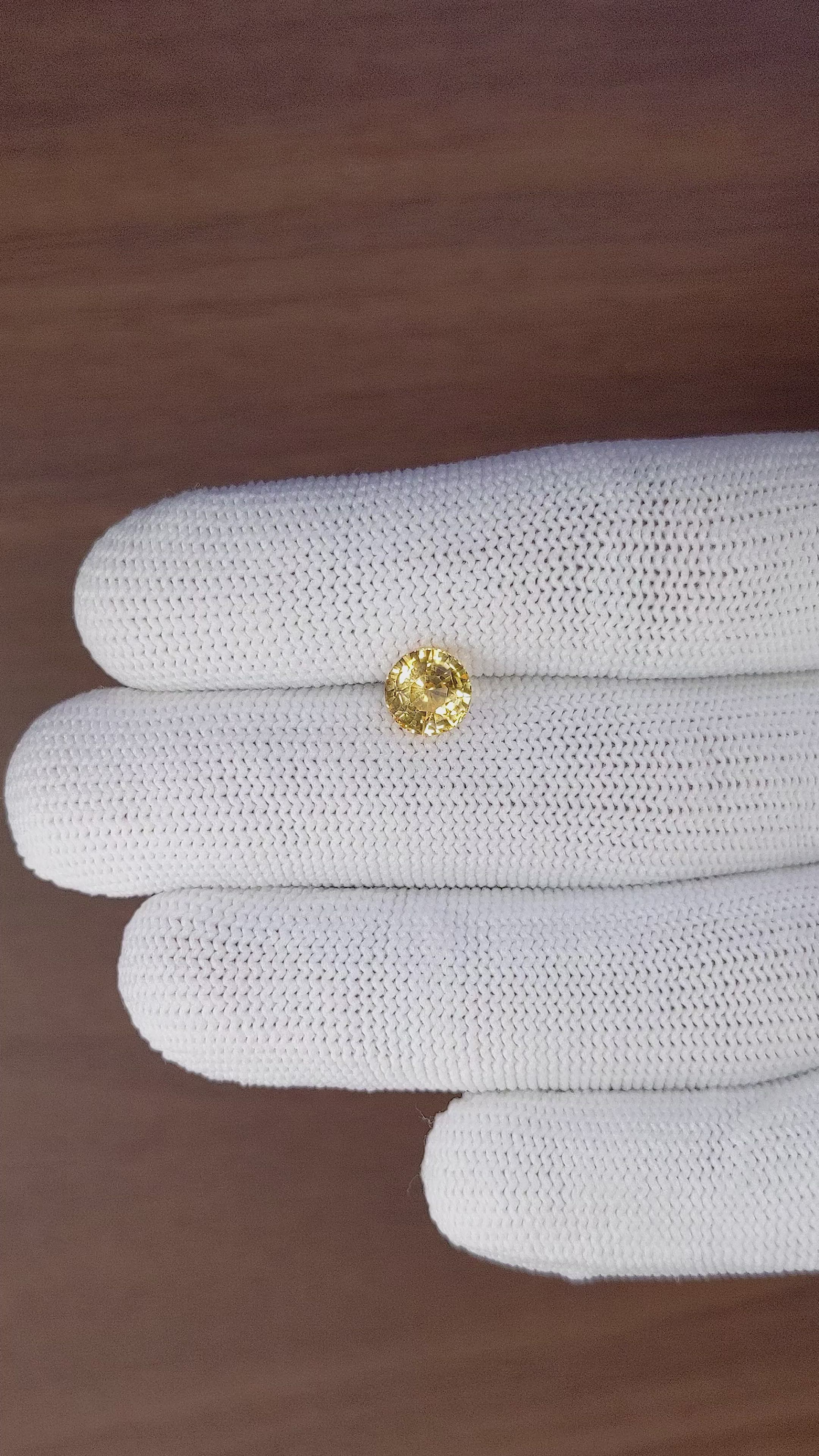 2.03 Ct. Yellow Sapphire from Ceylon (Sri Lanka) Size Video