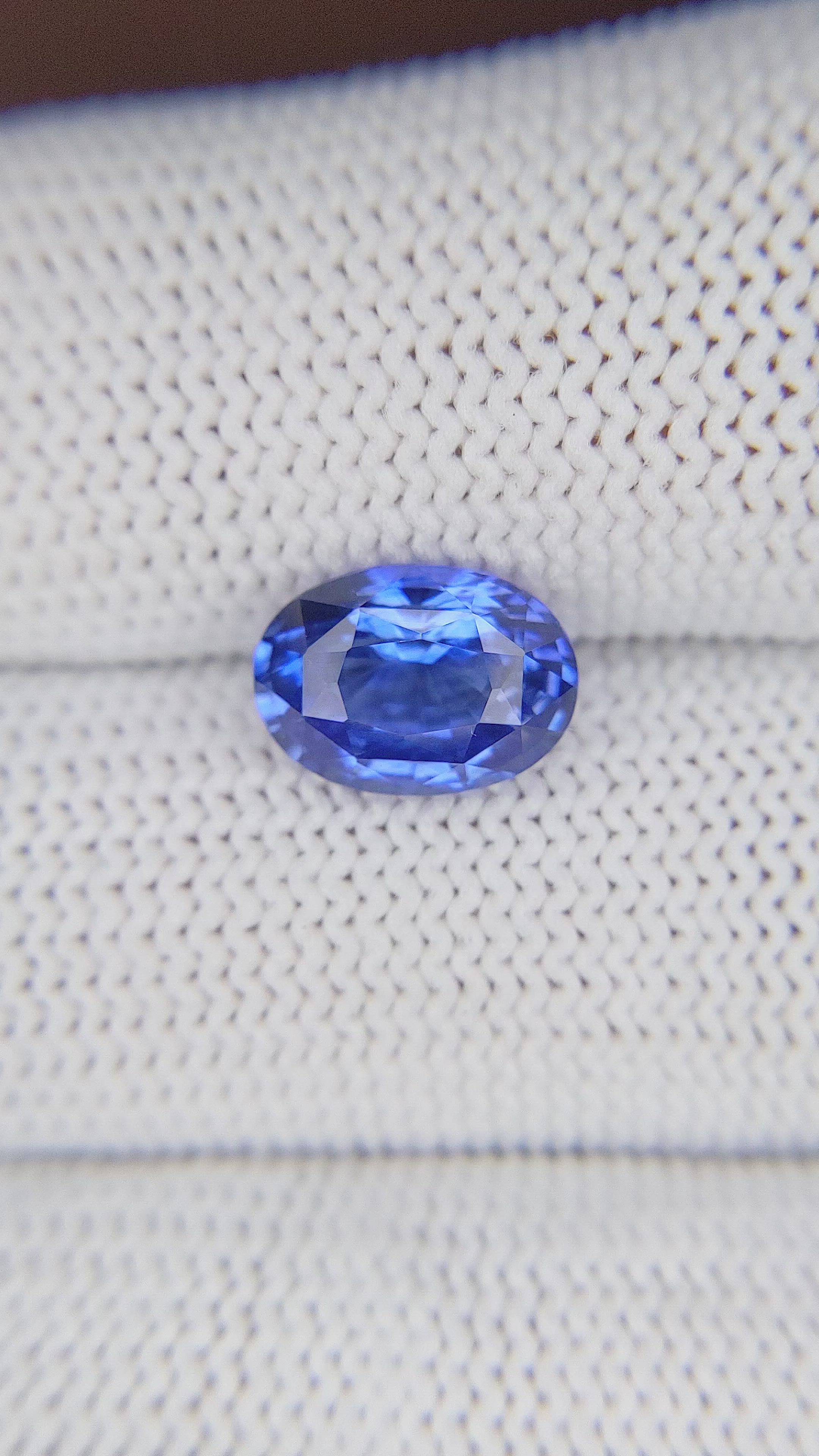 3.10 Ct. Blue Sapphire from Ceylon (Sri Lanka) Size Video