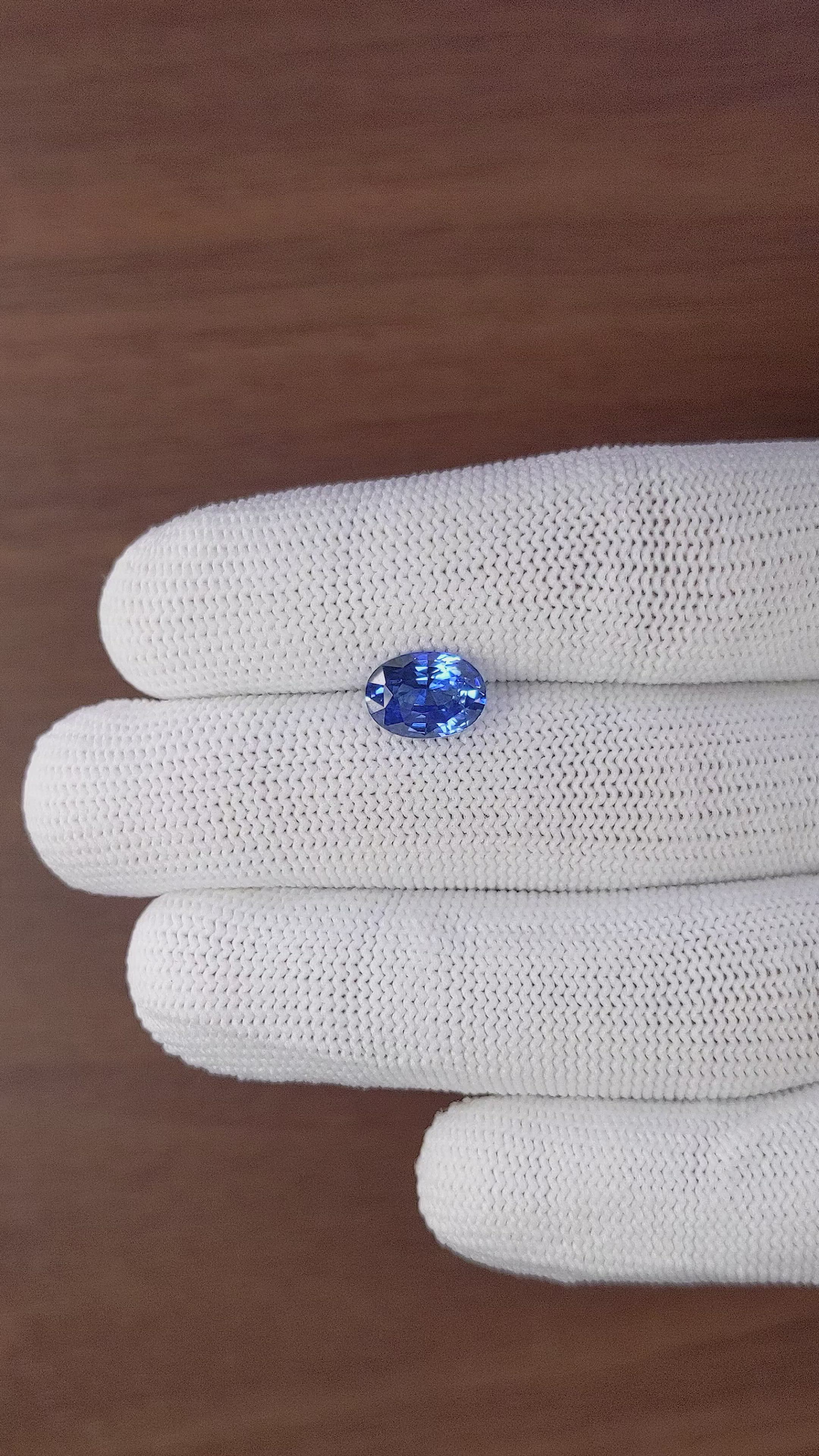 3.10 Ct. Blue Sapphire from Ceylon (Sri Lanka) Size Video