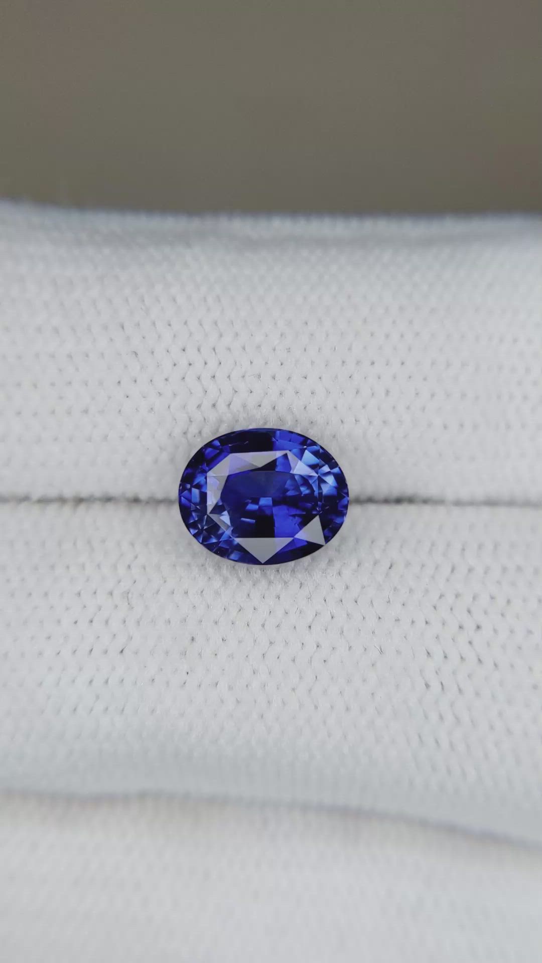 2.69 Ct. Blue Sapphire from Ceylon (Sri Lanka) Size Video