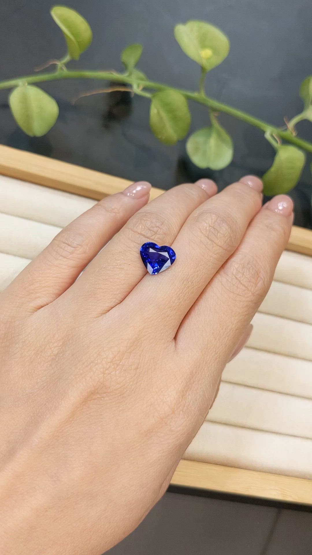 3.03 Ct. Blue Sapphire from Ceylon (Sri Lanka) Size Video