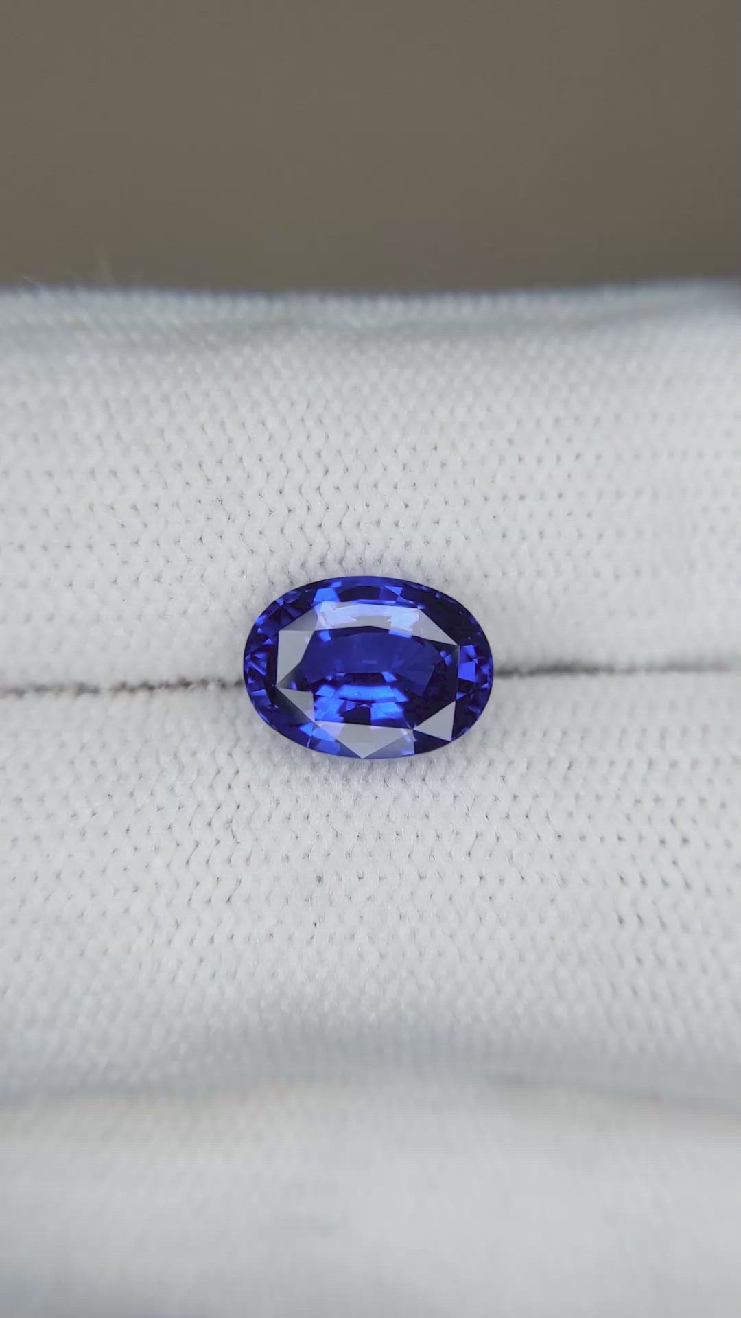 3.00 Ct. Blue Sapphire from Ceylon (Sri Lanka) Size Video