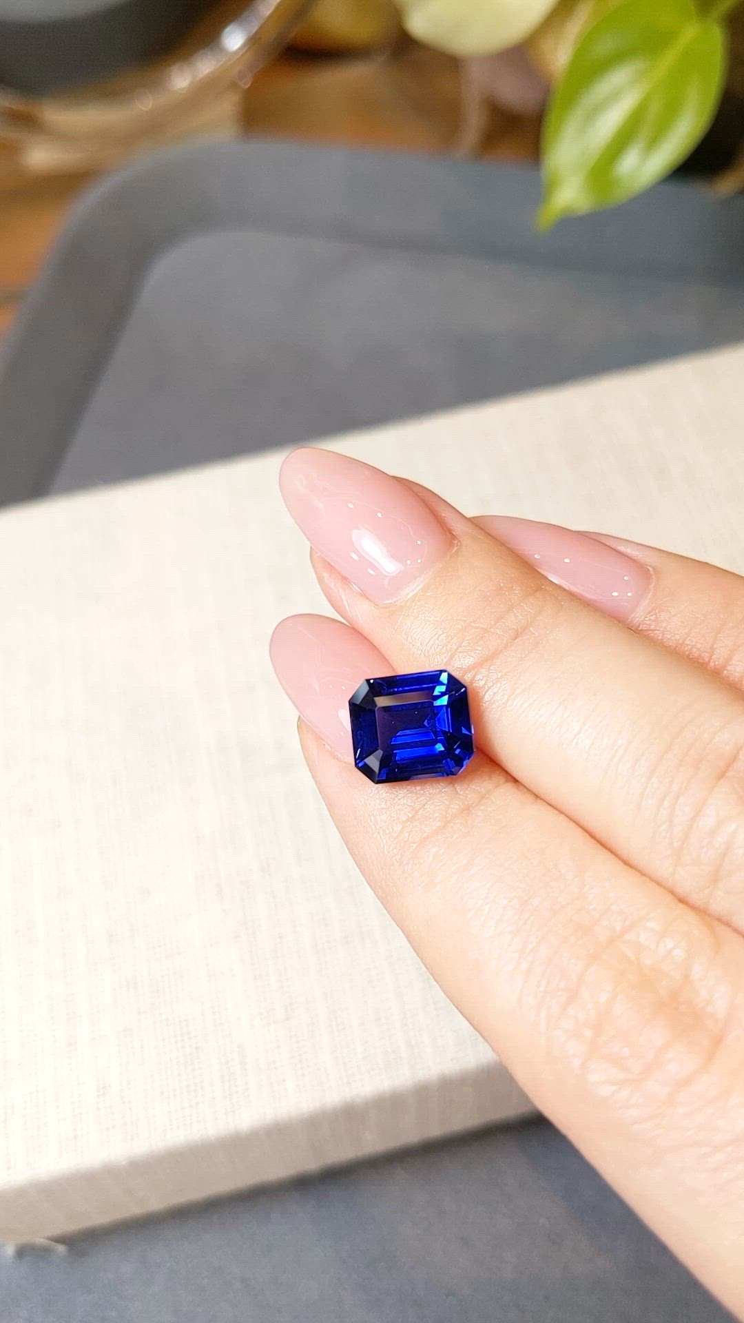 5.01 Ct. Blue Sapphire from Ceylon (Sri Lanka) Size Video