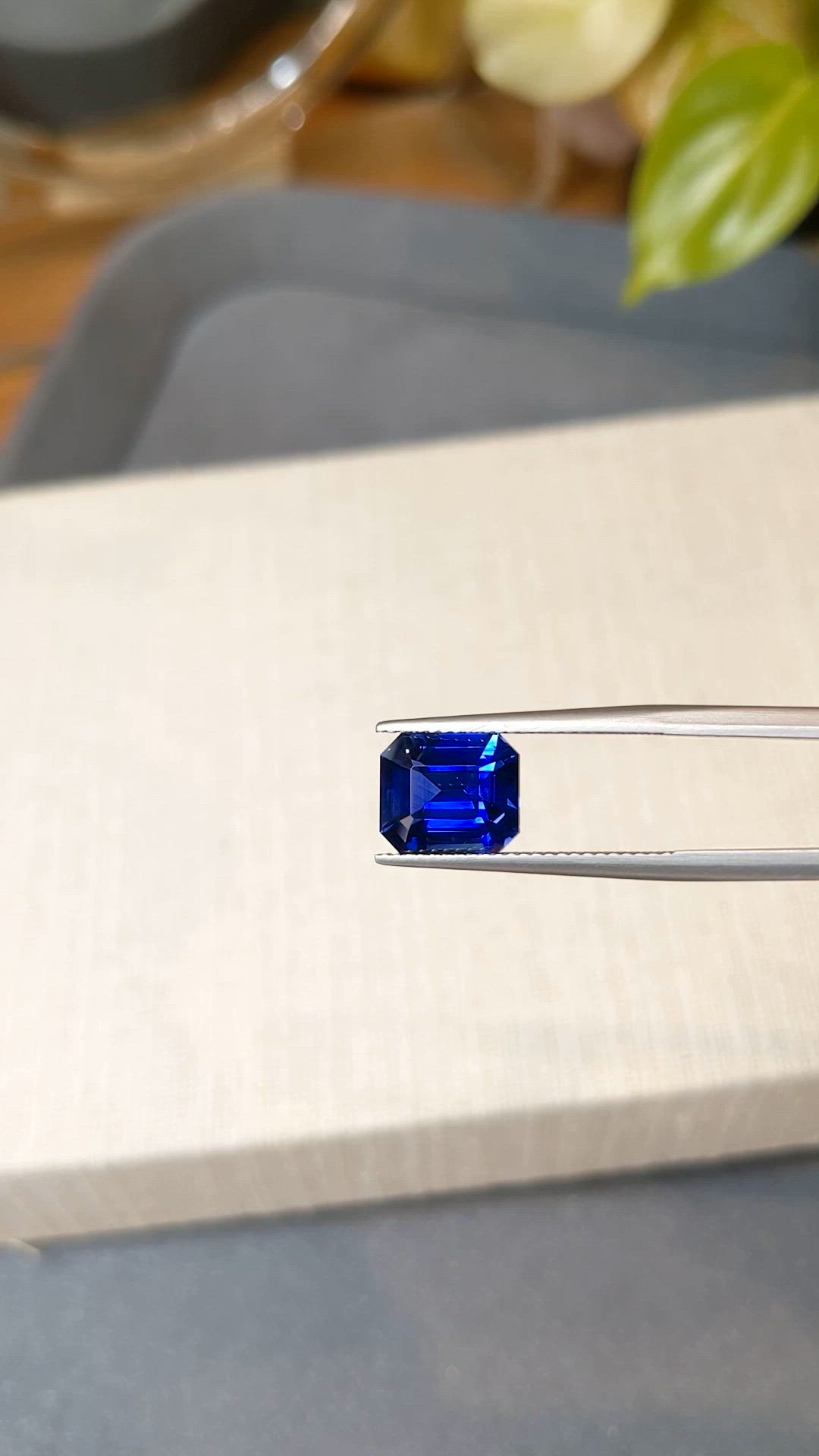 5.01 Ct. Blue Sapphire from Ceylon (Sri Lanka) Size Video