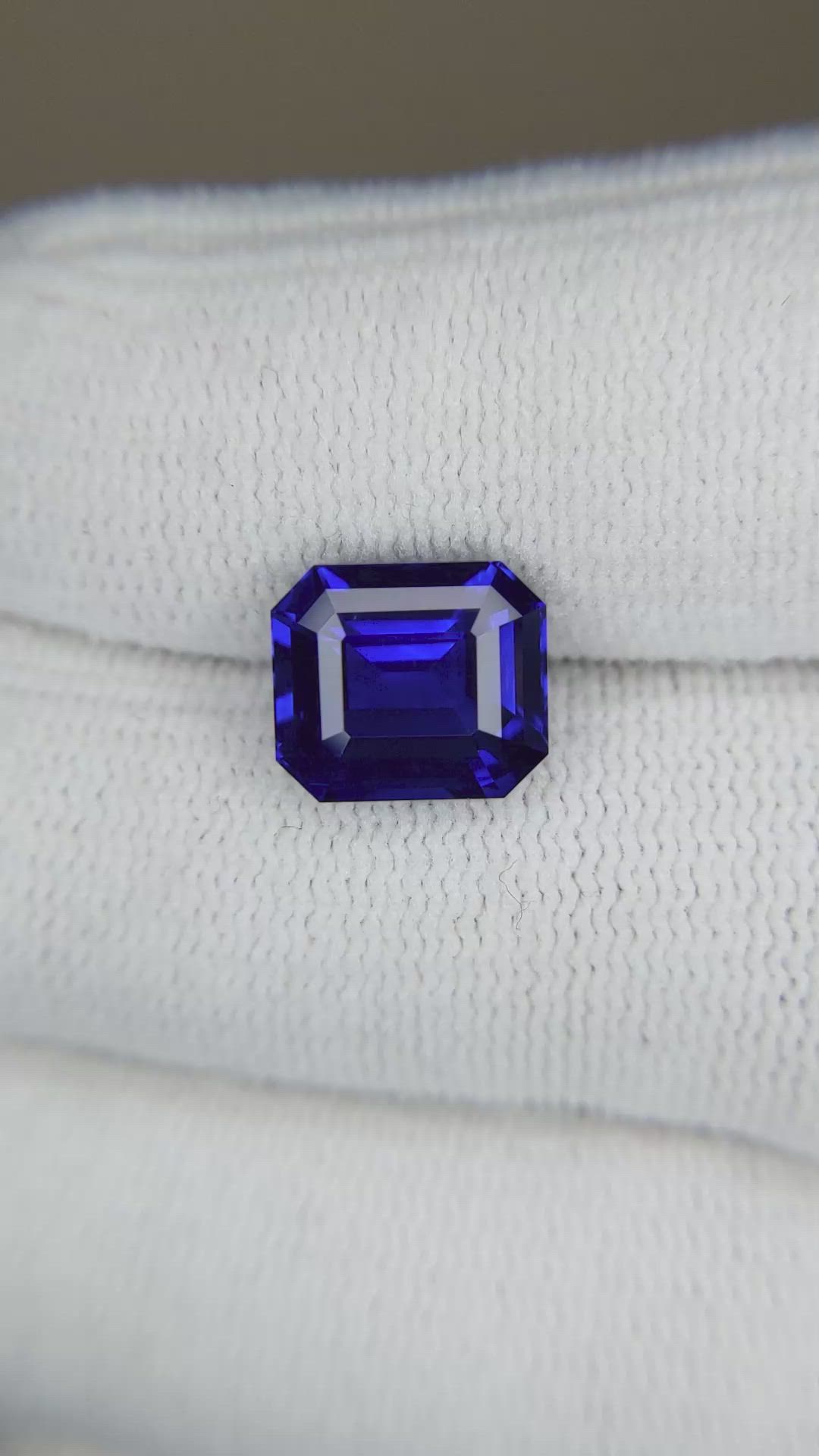 5.01 Ct. Blue Sapphire from Ceylon (Sri Lanka) Size Video