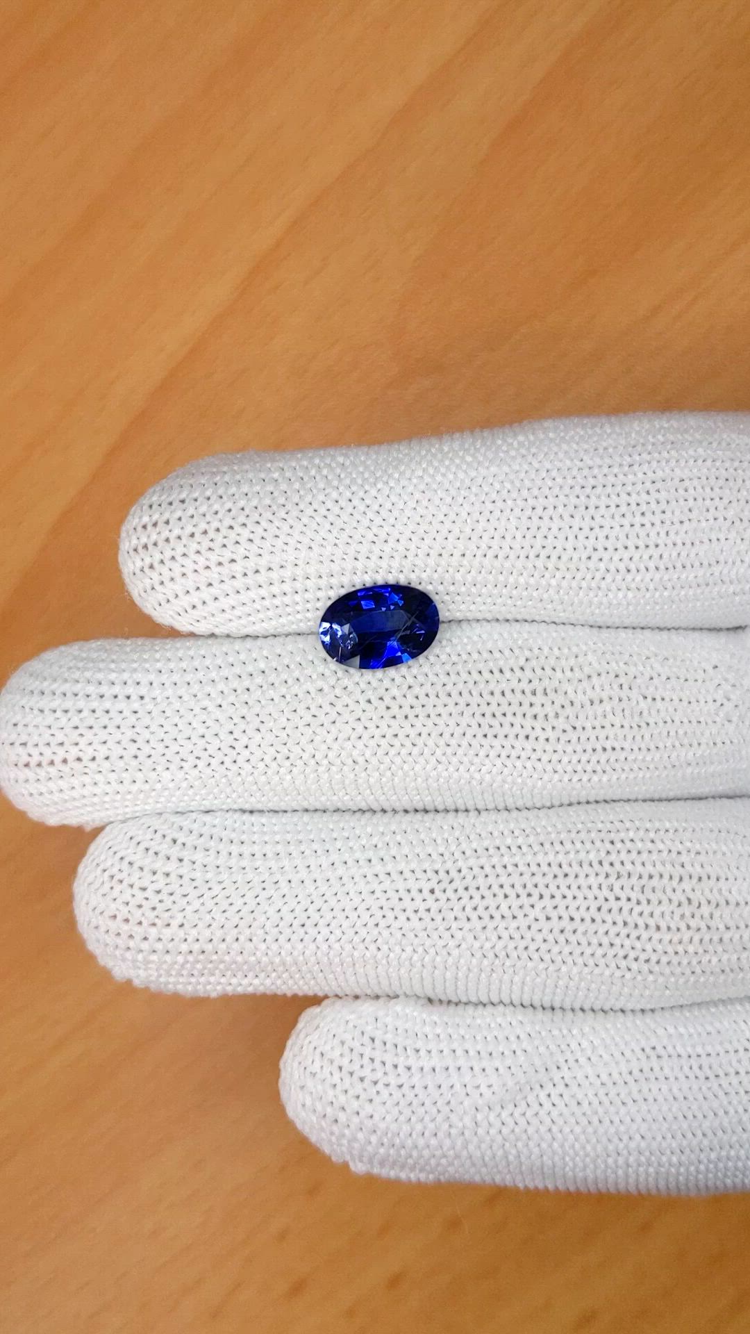 2.54 Ct. Blue Sapphire from Ceylon (Sri Lanka) Size Video