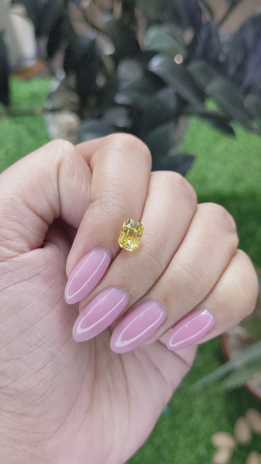 2.19 Ct. Yellow Sapphire from Ceylon (Sri Lanka) Size Video