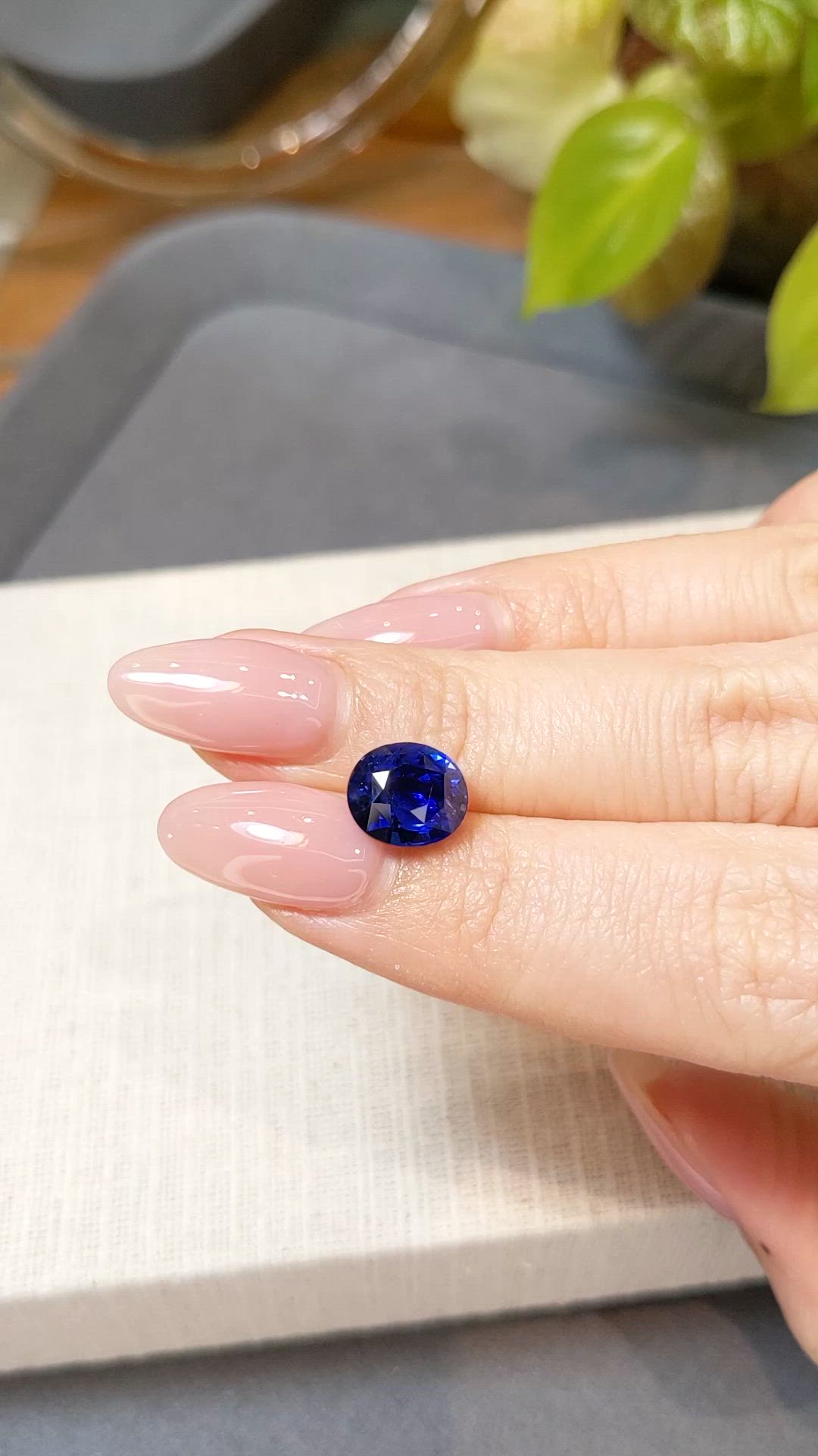 4.18 Ct. Blue Sapphire from Ceylon (Sri Lanka) Size Video