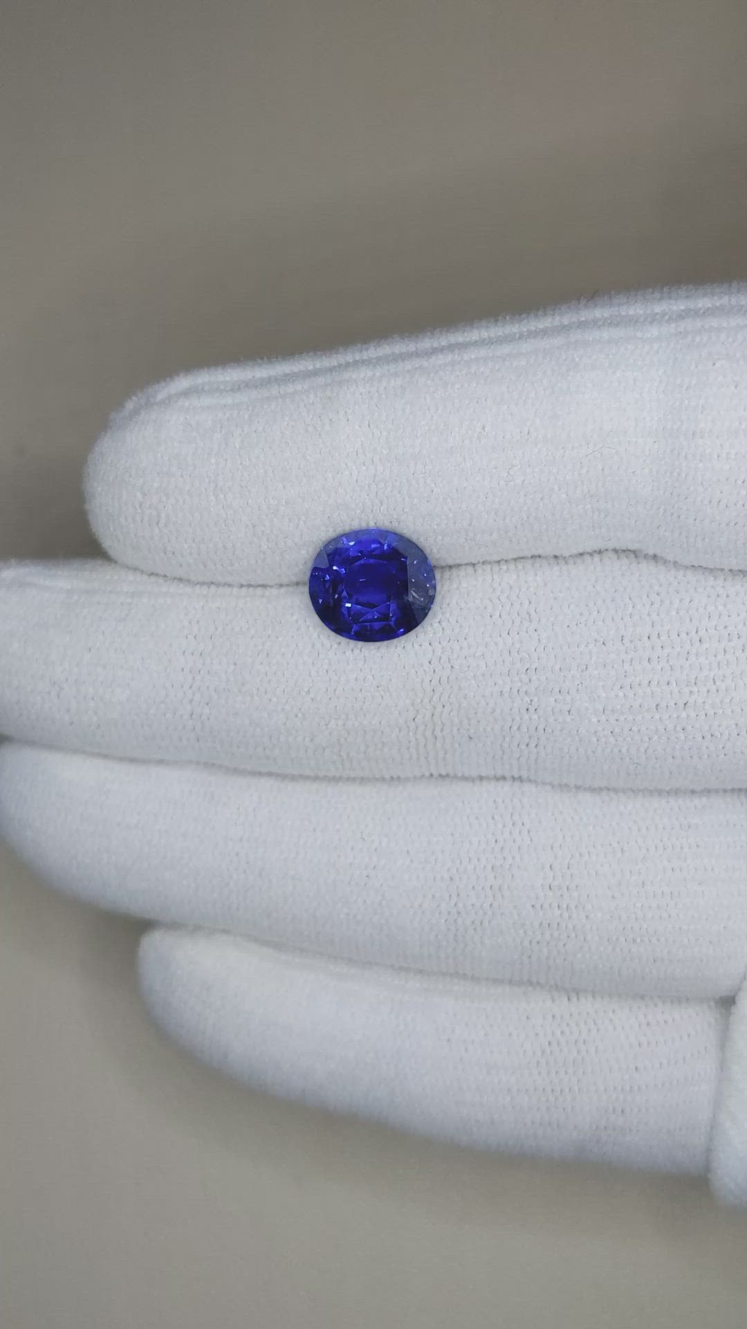4.18 Ct. Blue Sapphire from Ceylon (Sri Lanka) Size Video