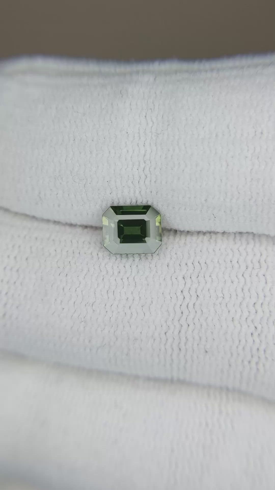 1.05 Ct. Green Sapphire from Ceylon (Sri Lanka) Size Video