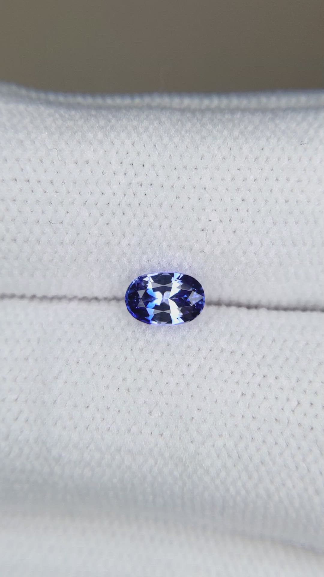 0.65 Ct. Bi Color / Parti Sapphire from Ceylon (Sri Lanka) Size Video