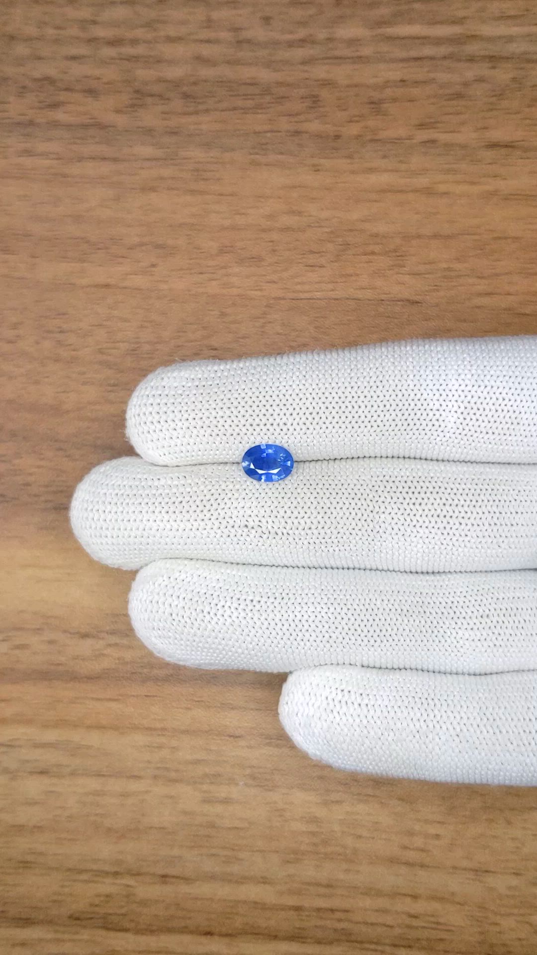 1.13 Ct. Blue Sapphire from Ceylon (Sri Lanka) Size Video