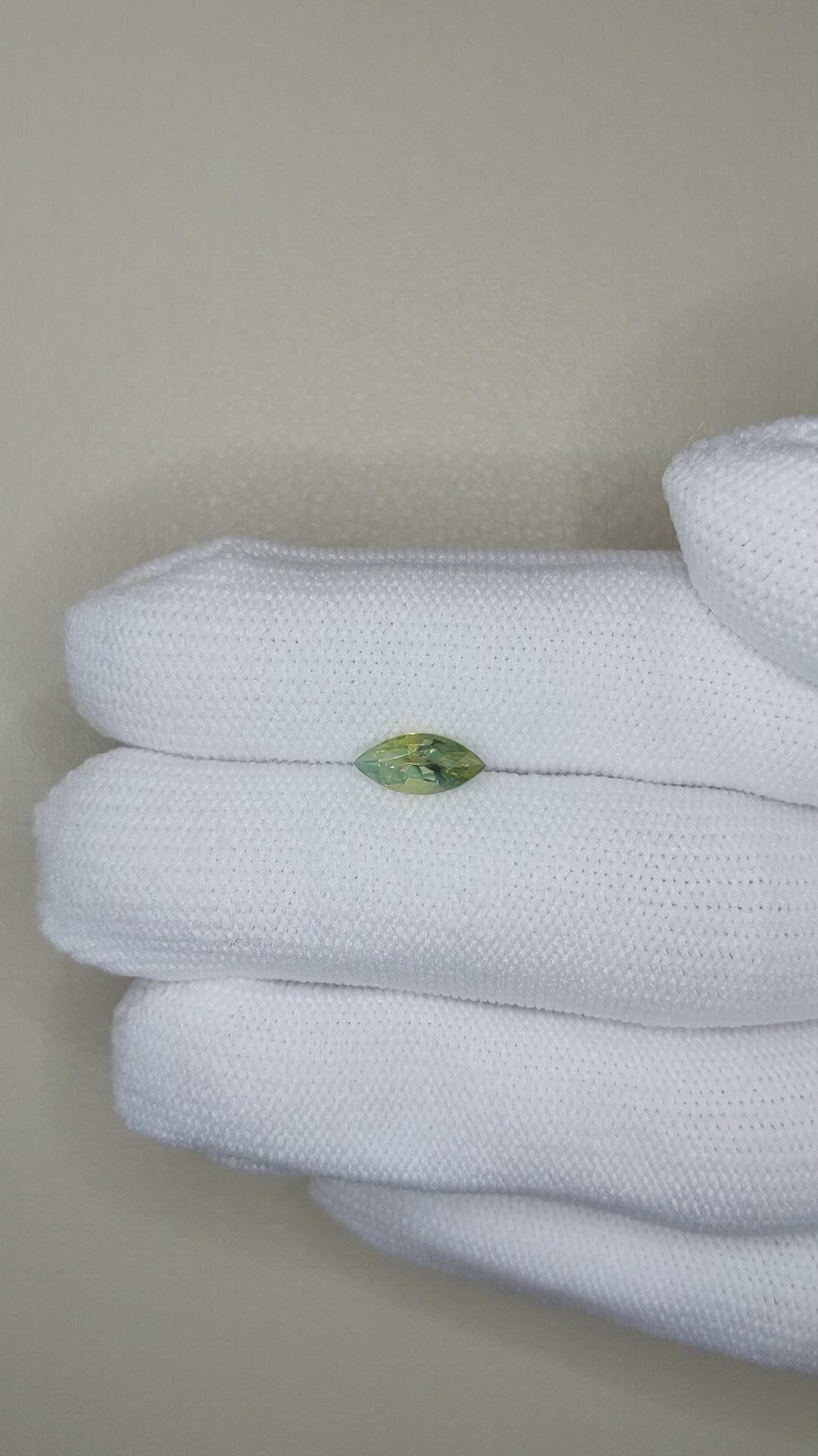 0.90 Ct. Yellowish Green Sapphire from Ceylon (Sri Lanka) Size Video