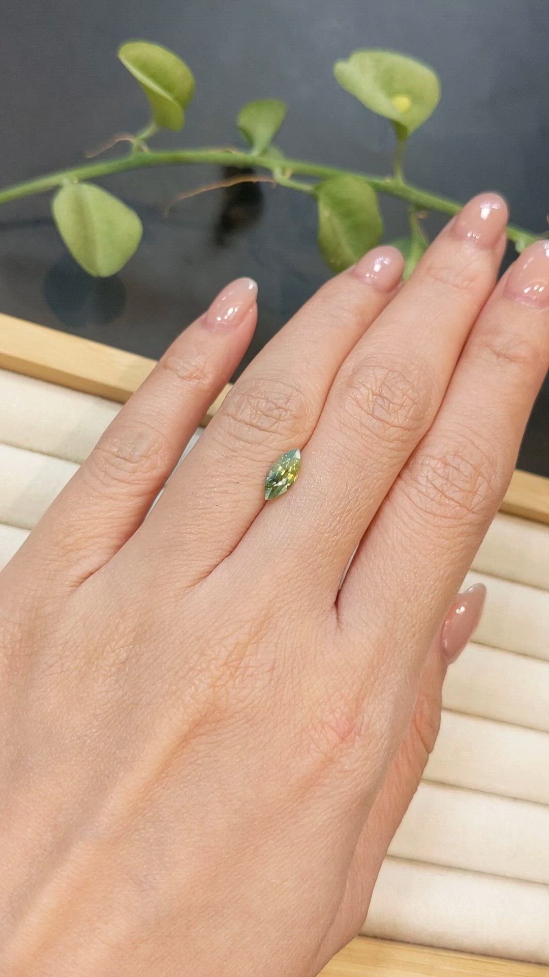0.90 Ct. Yellowish Green Sapphire from Ceylon (Sri Lanka) Size Video