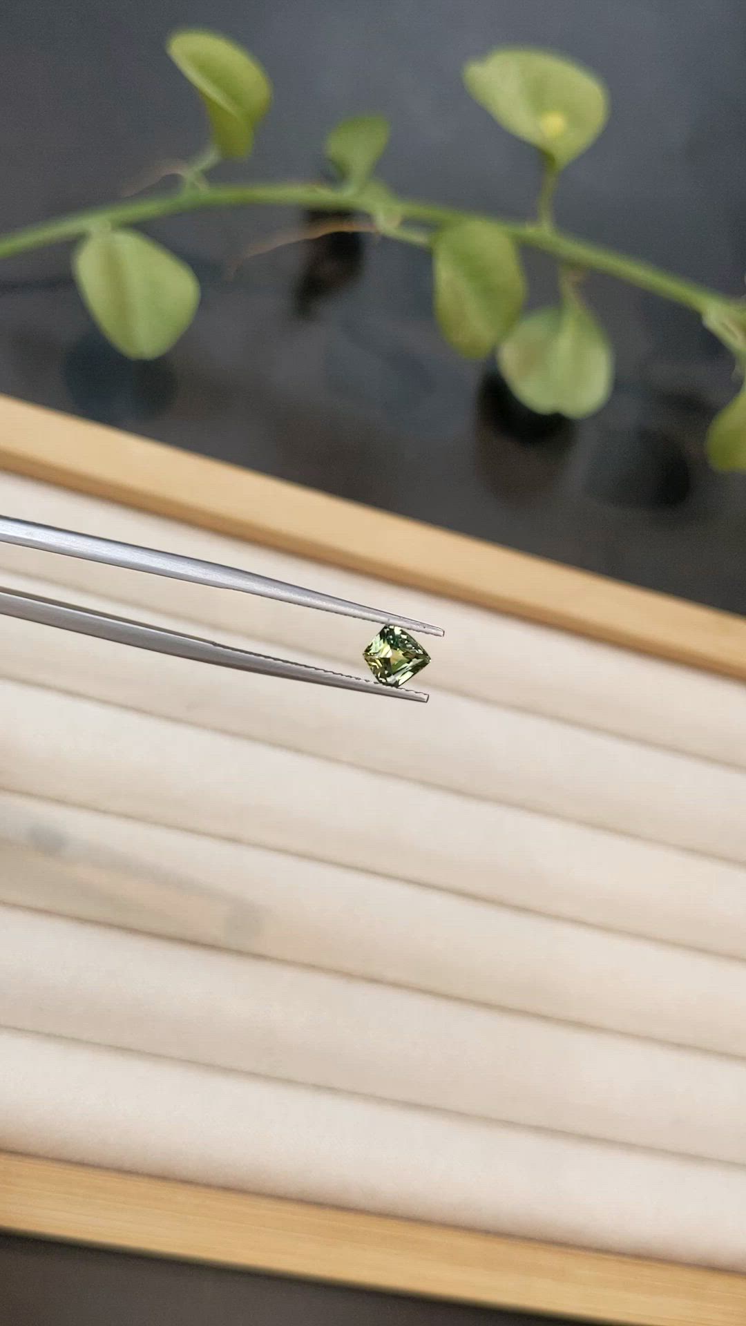 0.83 Ct. Bi Color Sapphire from Ceylon (Sri Lanka) Size Video