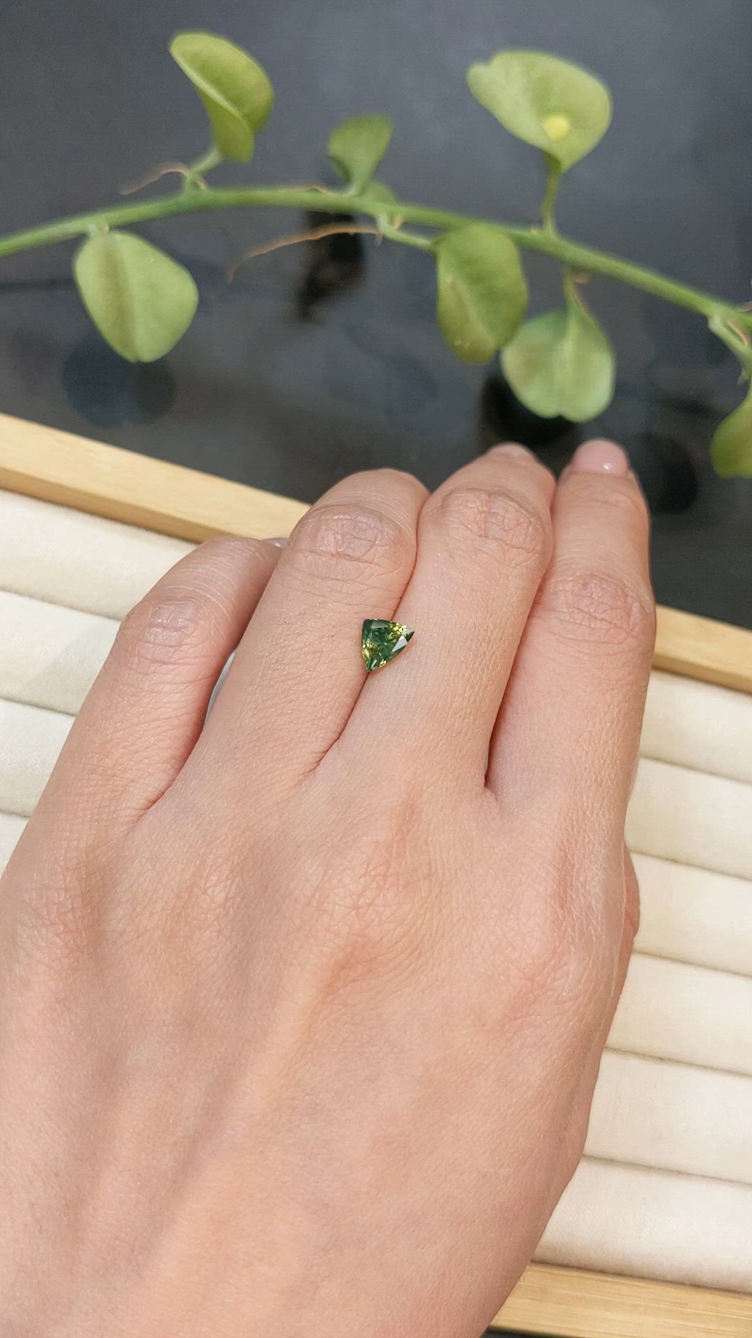 0.95 Ct. Yellowish Green Sapphire from Ceylon (Sri Lanka) Size Video