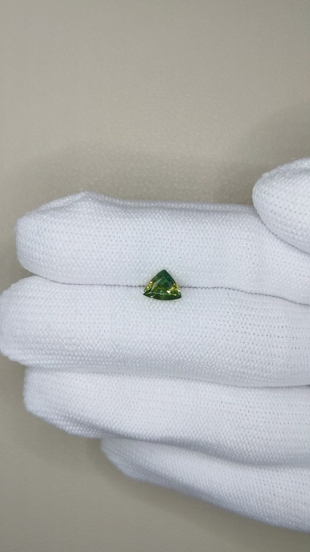 0.95 Ct. Yellowish Green Sapphire from Ceylon (Sri Lanka) Size Video