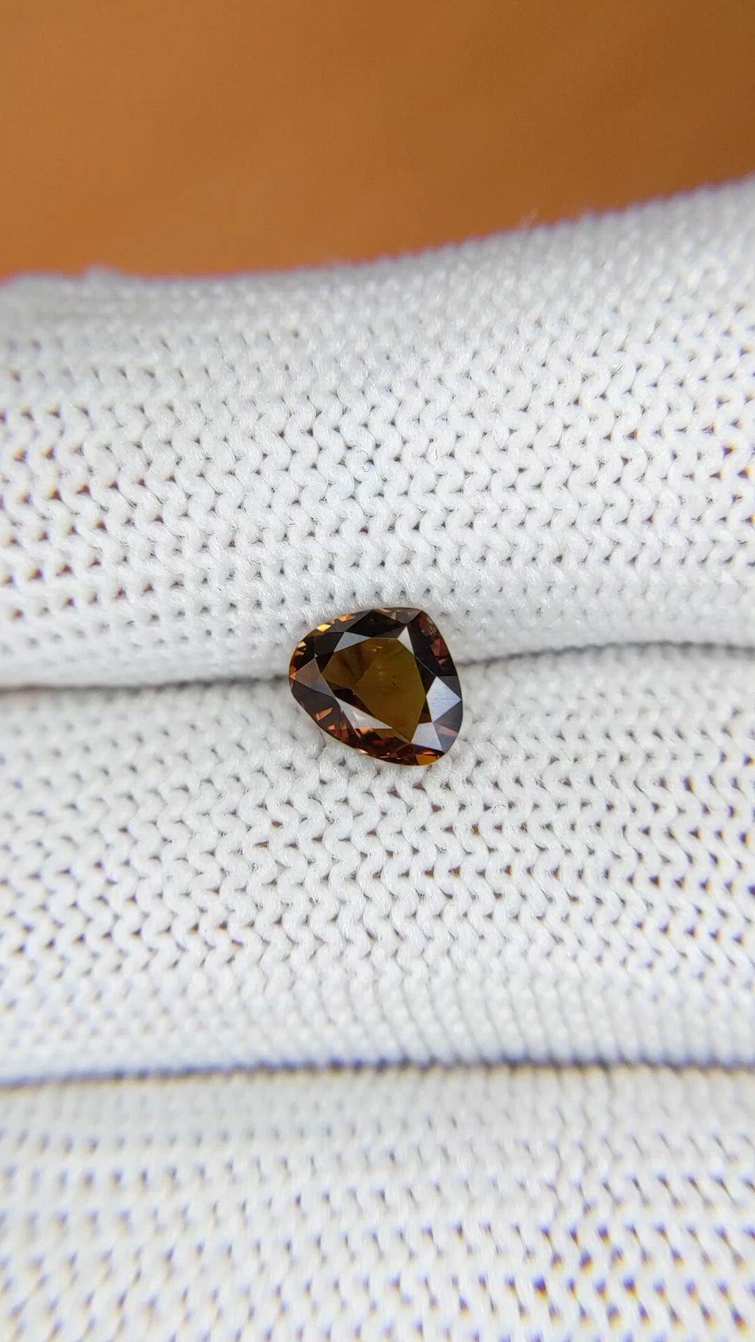 1.09 Ct. Color Change Sapphire from Ceylon (Sri Lanka) Size Video