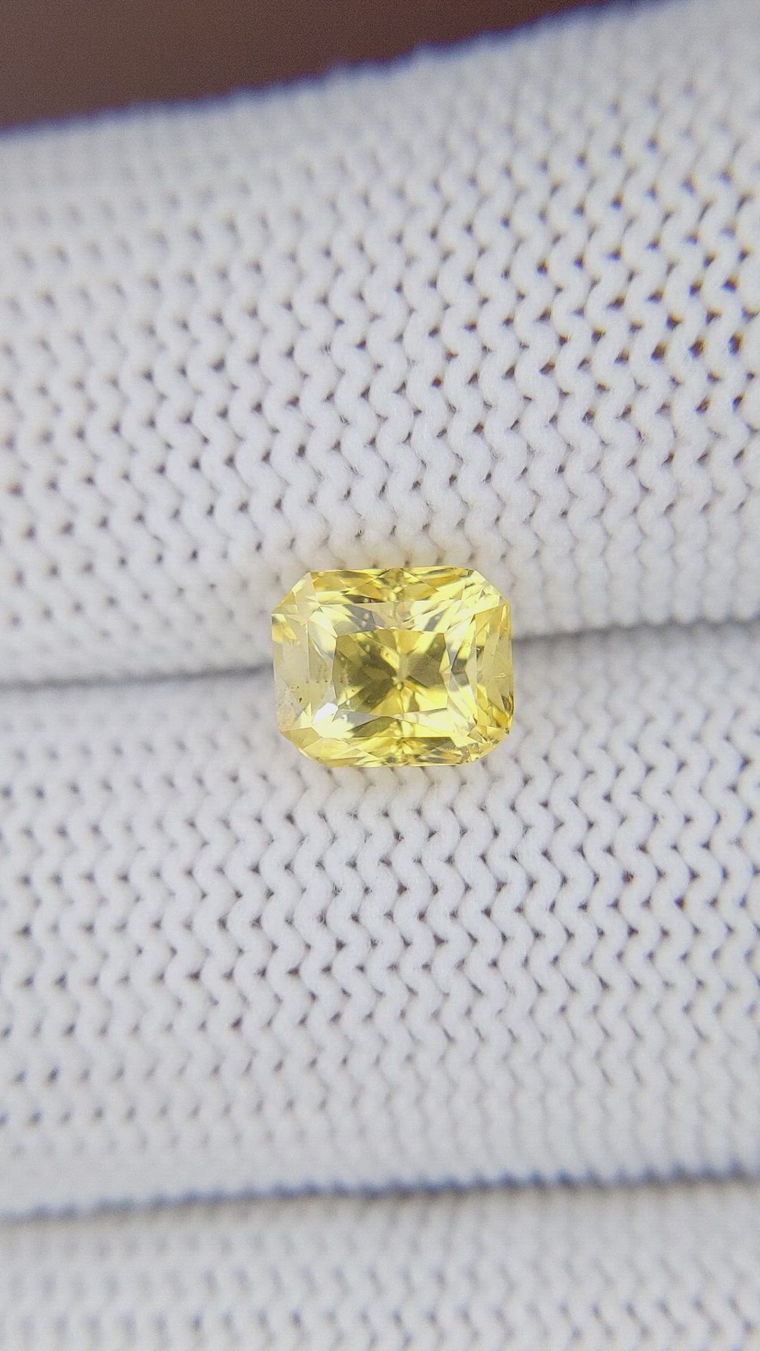 2.11 Ct. Yellow Sapphire from Ceylon (Sri Lanka) Size Video
