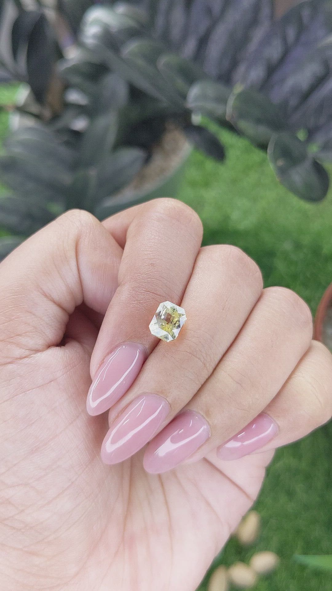 3.04 Ct. Yellow Sapphire from Ceylon (Sri Lanka) Size Video