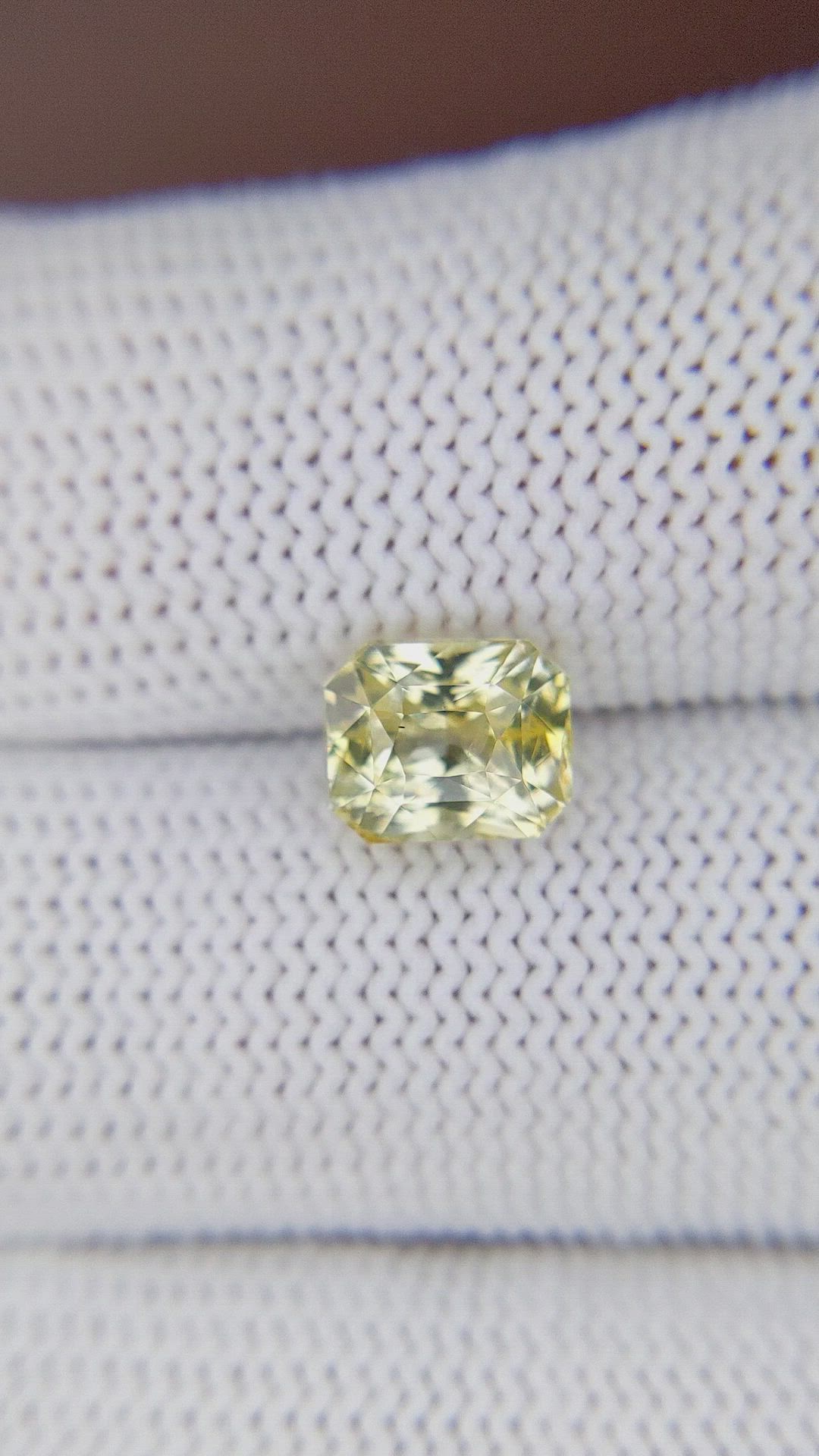 3.04 Ct. Yellow Sapphire from Ceylon (Sri Lanka) Size Video