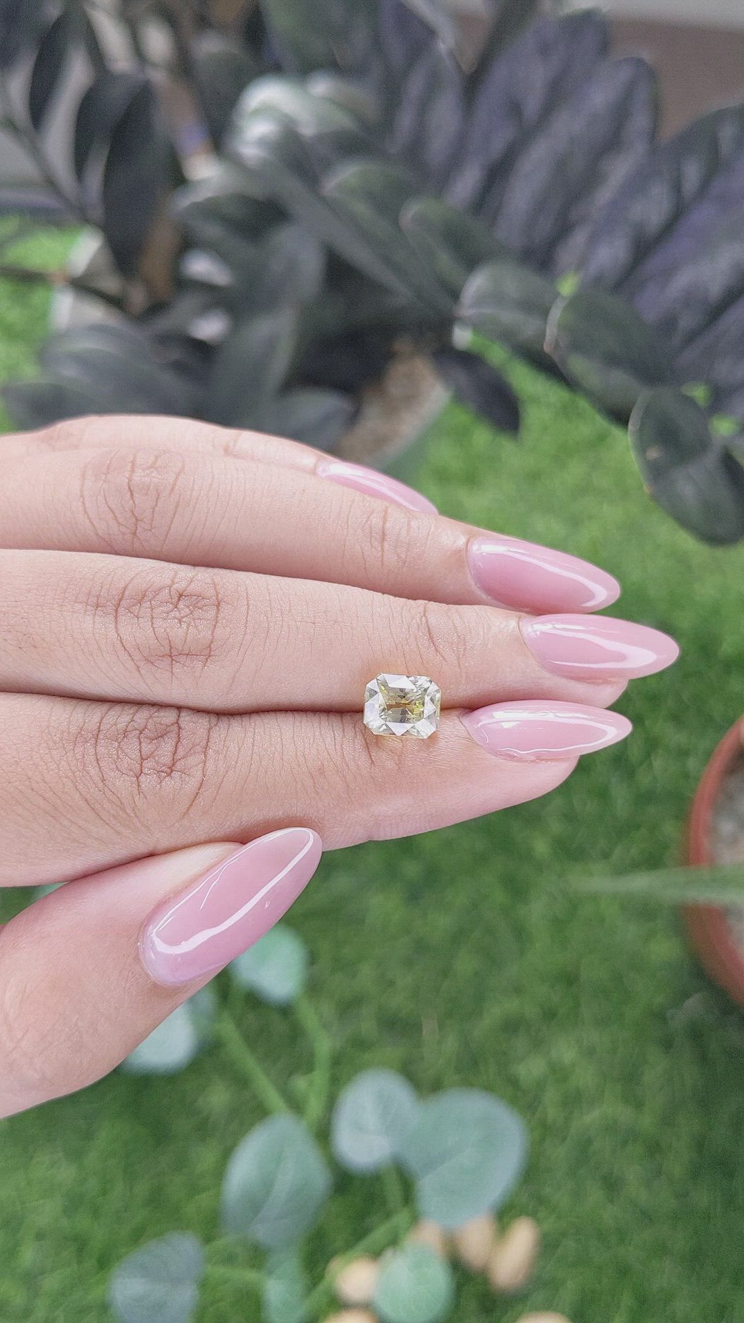 3.04 Ct. Yellow Sapphire from Ceylon (Sri Lanka) Size Video