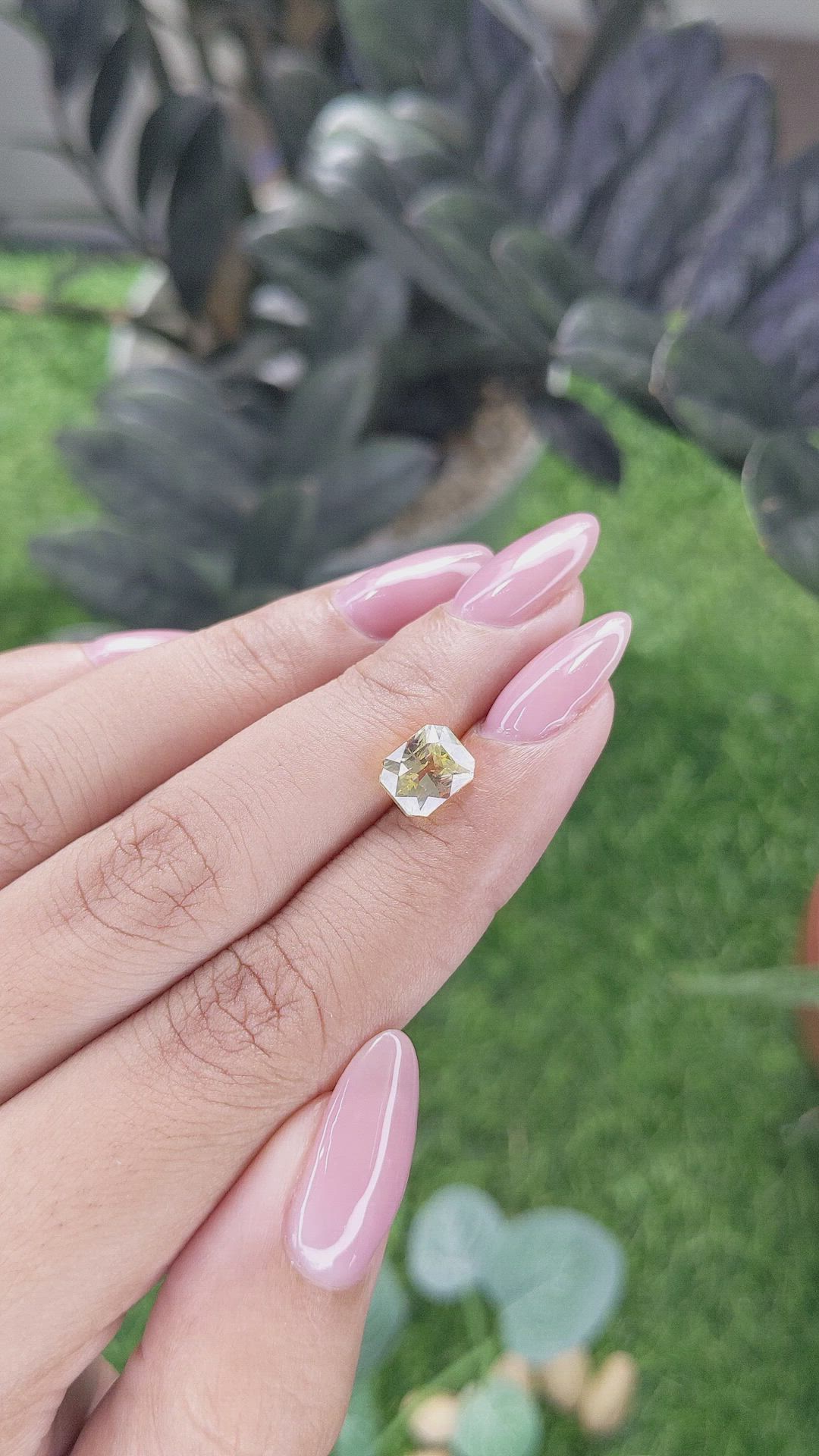 3.04 Ct. Yellow Sapphire from Ceylon (Sri Lanka) Size Video