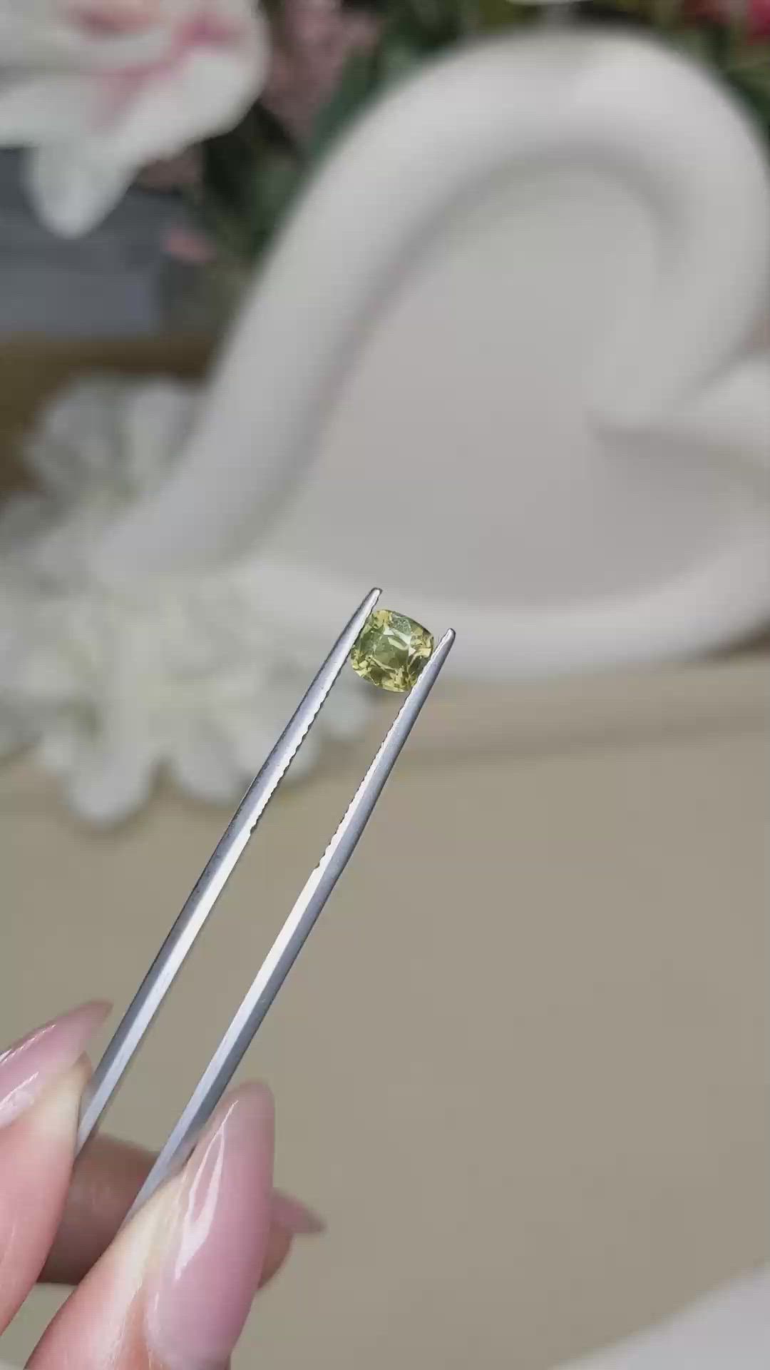 0.86 Ct. Yellowish Green Sapphire from Ceylon (Sri Lanka) Size Video