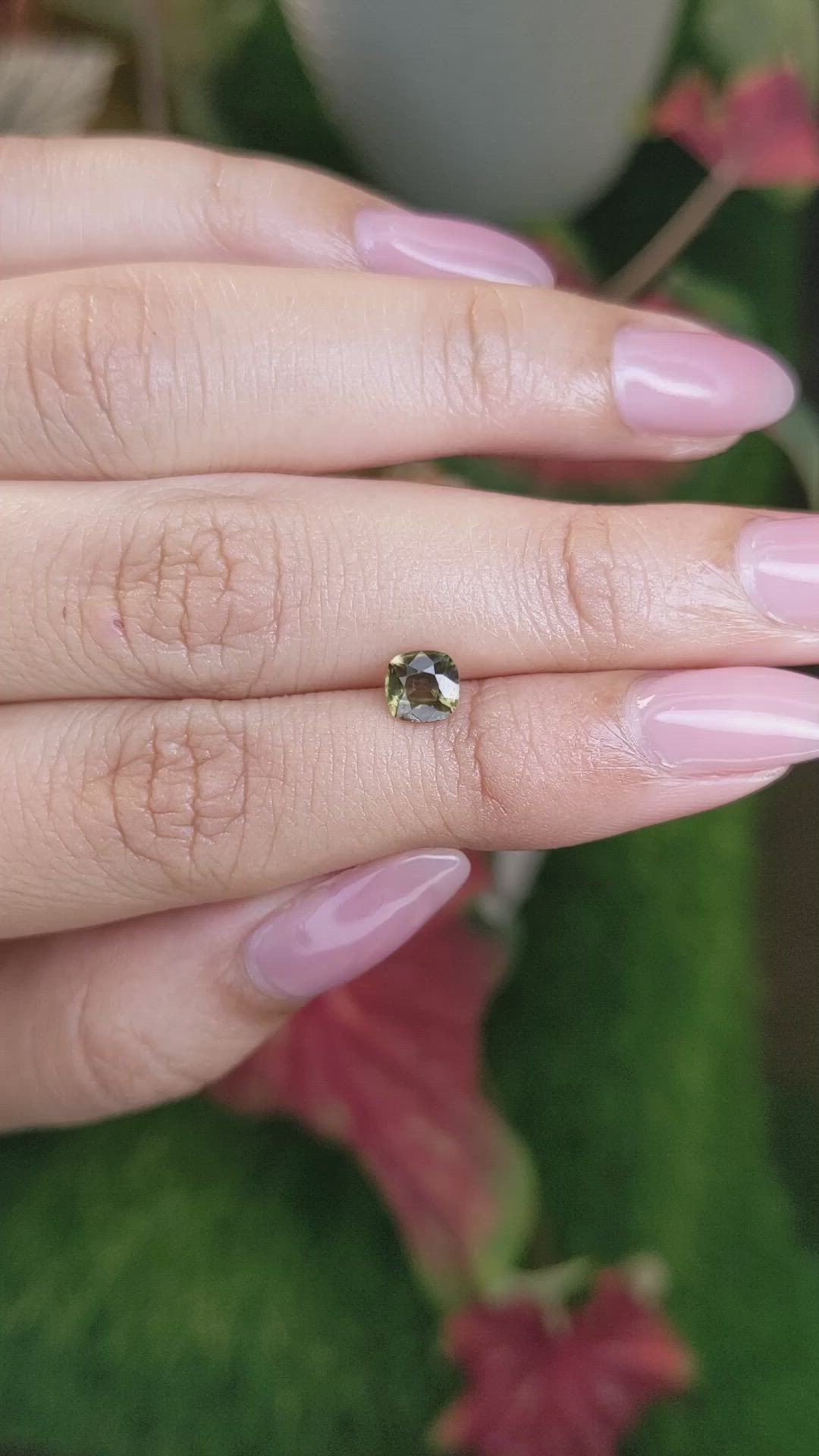 0.86 Ct. Yellowish Green Sapphire from Ceylon (Sri Lanka) Size Video