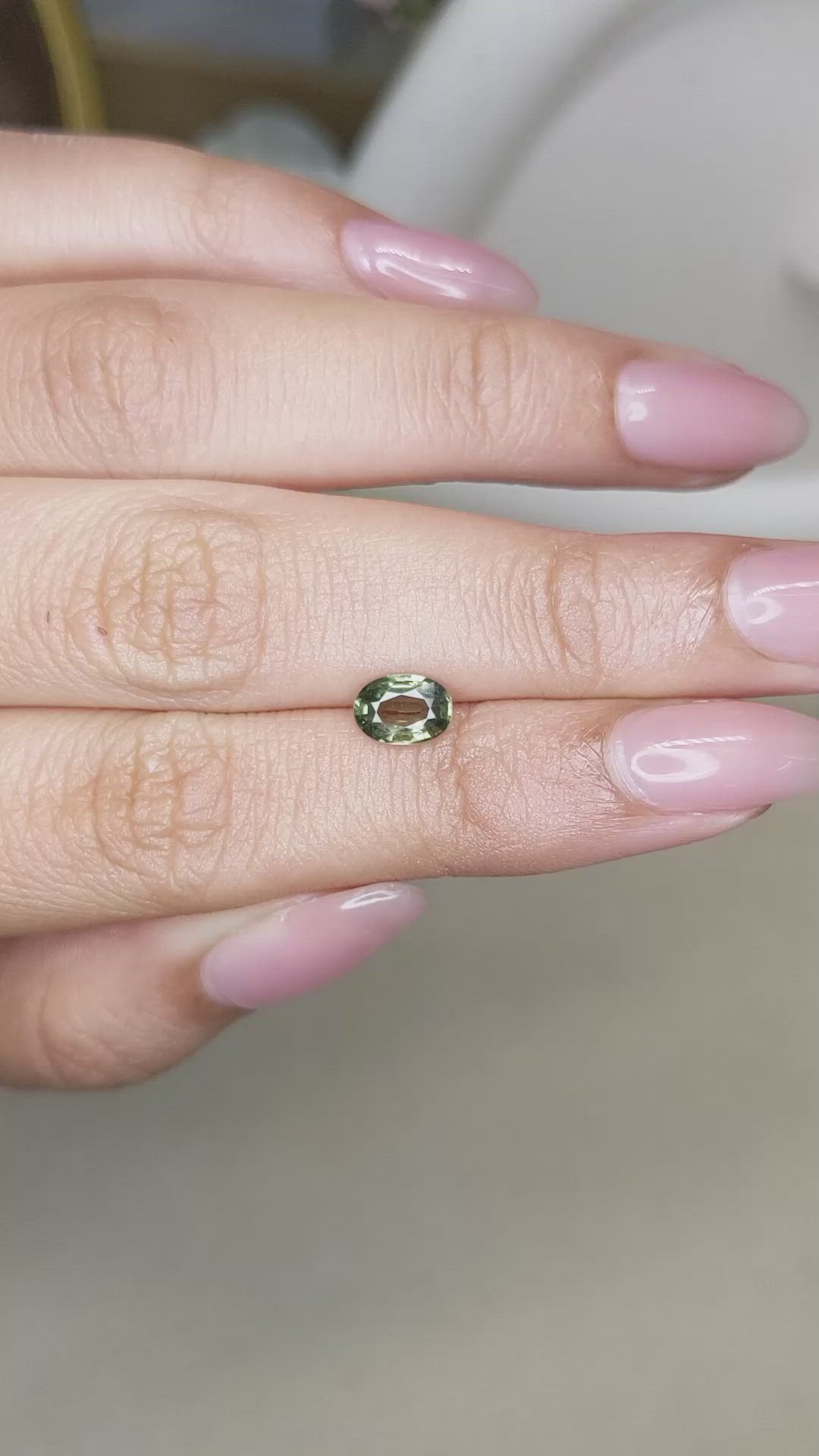 0.90 Ct. Yellowish Green Sapphire from Ceylon (Sri Lanka) Size Video