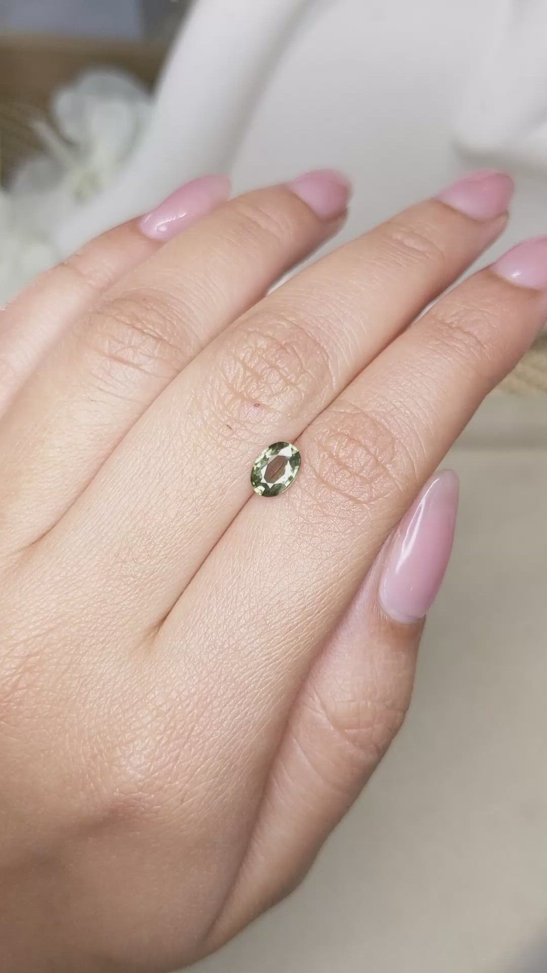 0.90 Ct. Yellowish Green Sapphire from Ceylon (Sri Lanka) Size Video
