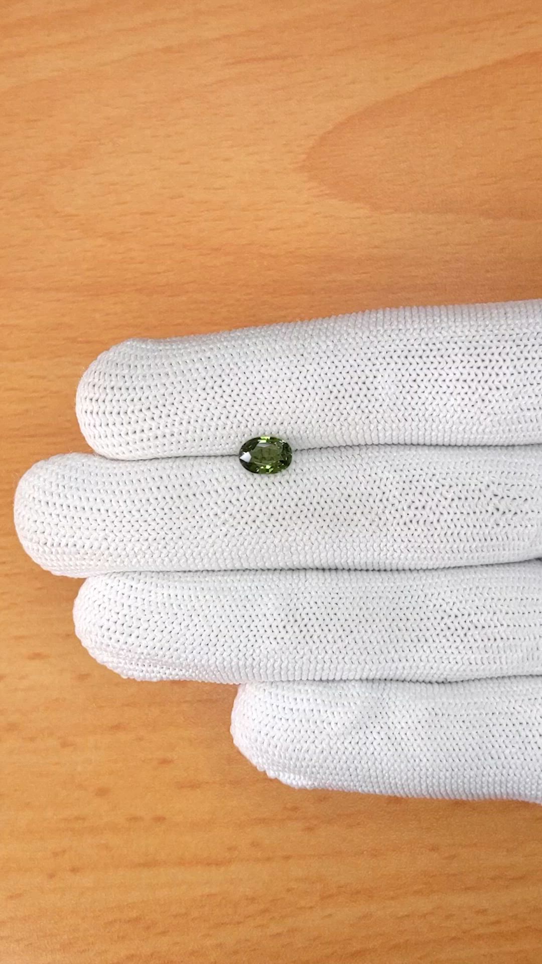 0.90 Ct. Yellowish Green Sapphire from Ceylon (Sri Lanka) Size Video