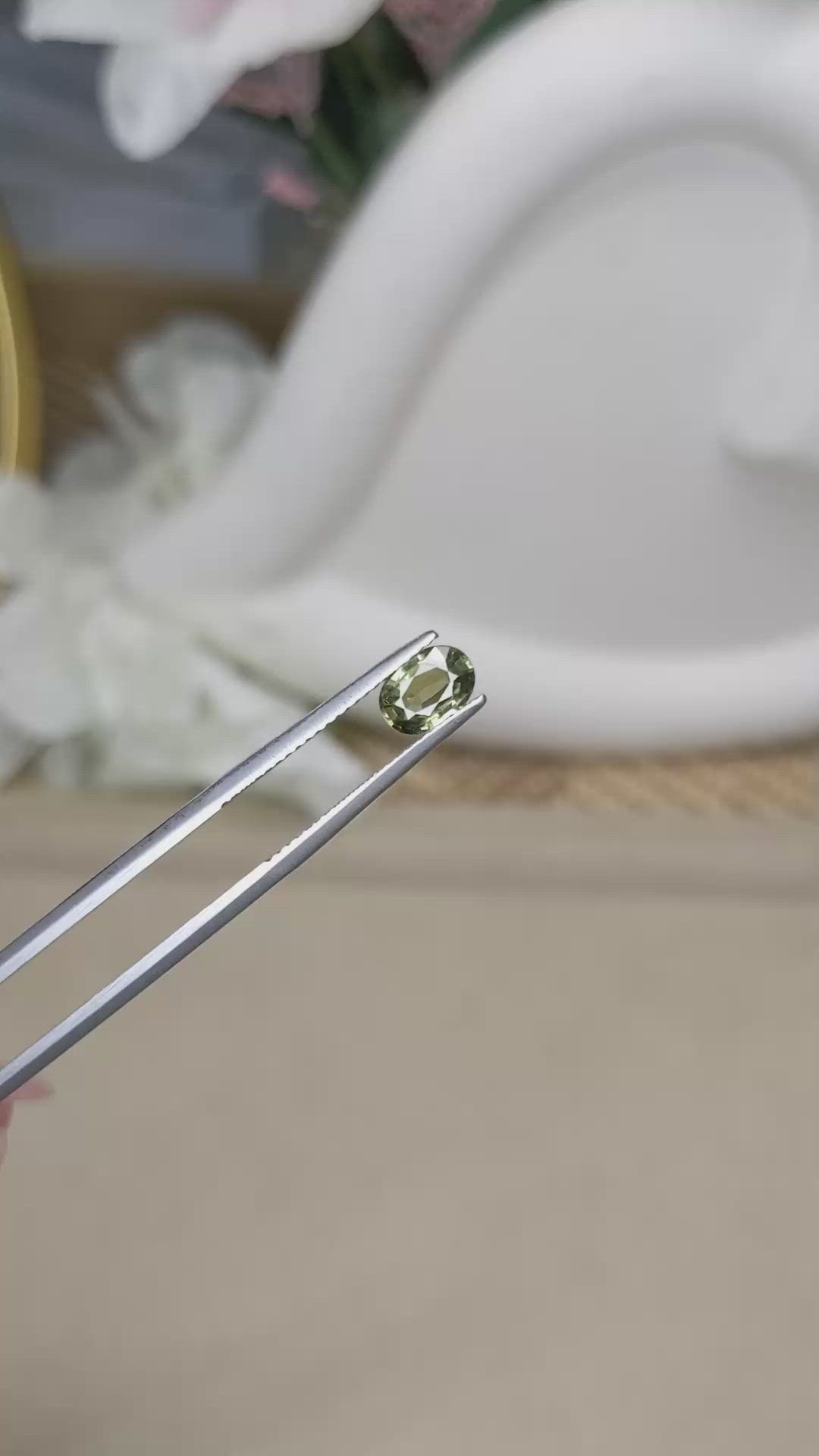 0.90 Ct. Yellowish Green Sapphire from Ceylon (Sri Lanka) Size Video